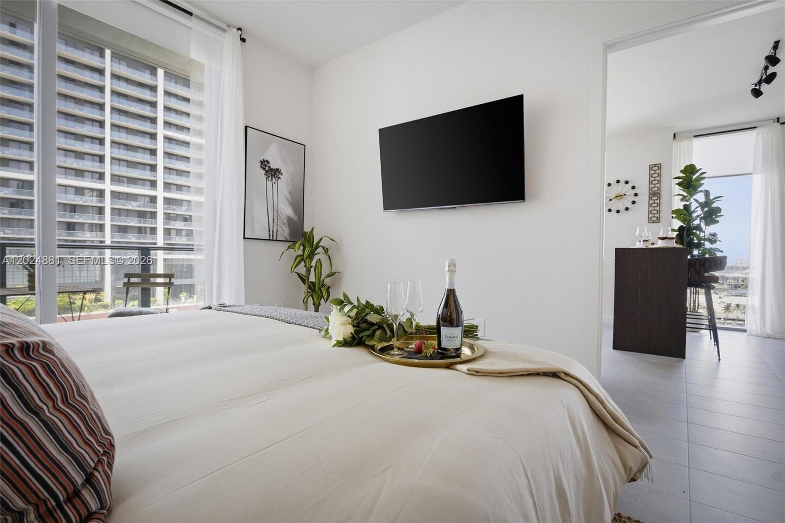 121 NE 5th St #1712 Miami, FL 33132