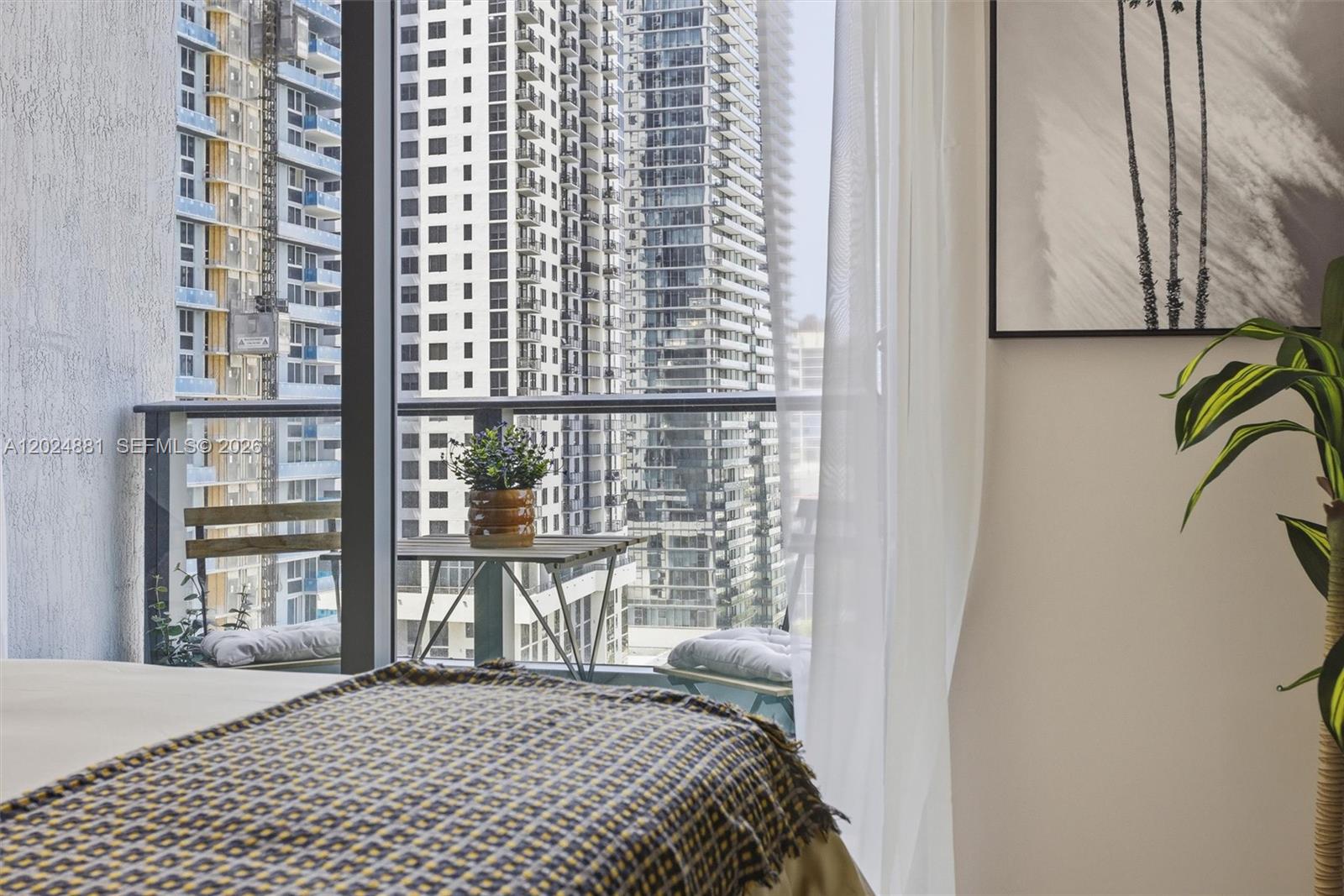 121 NE 5th St #1712 Miami, FL 33132