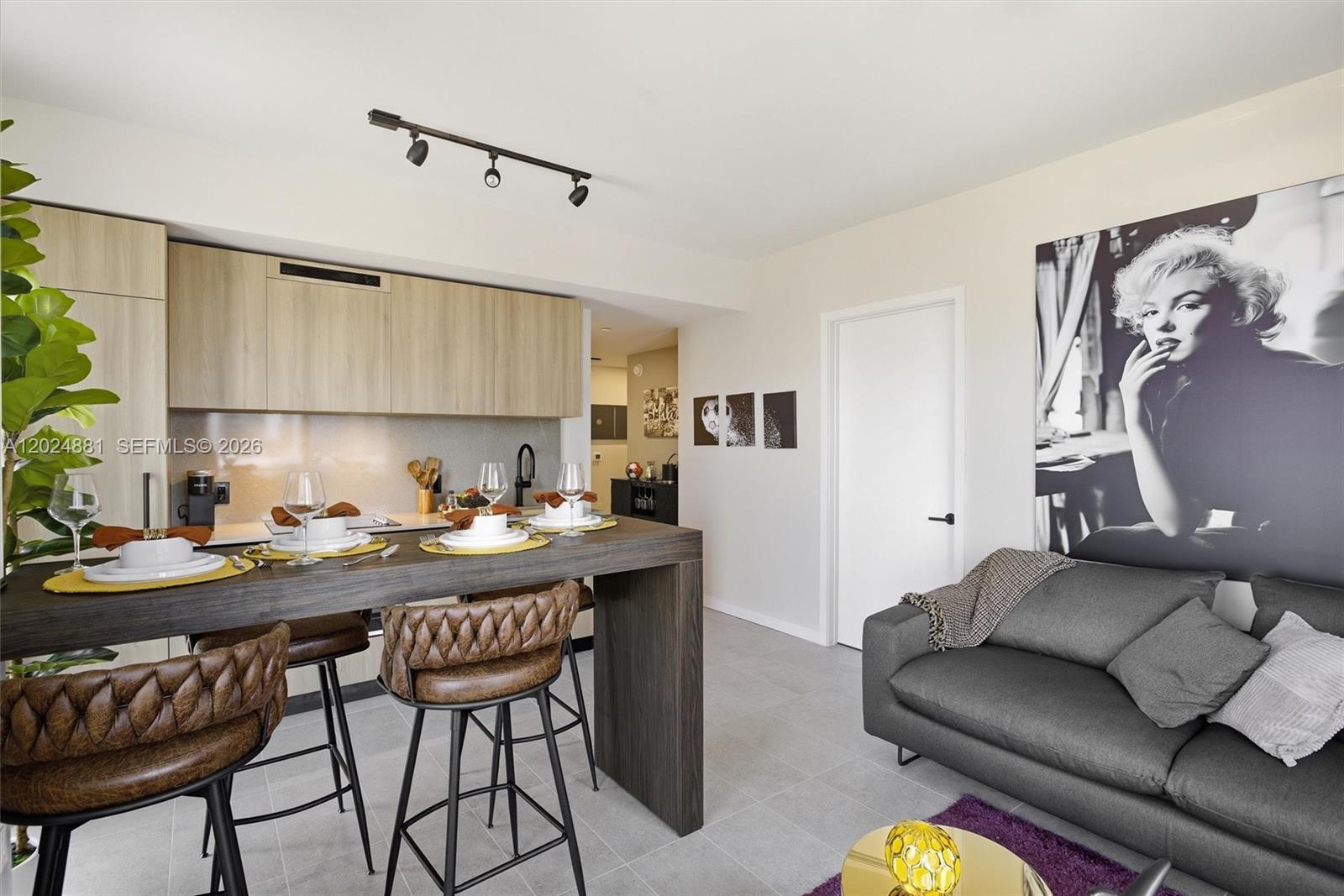 121 NE 5th St #1712 Miami, FL 33132