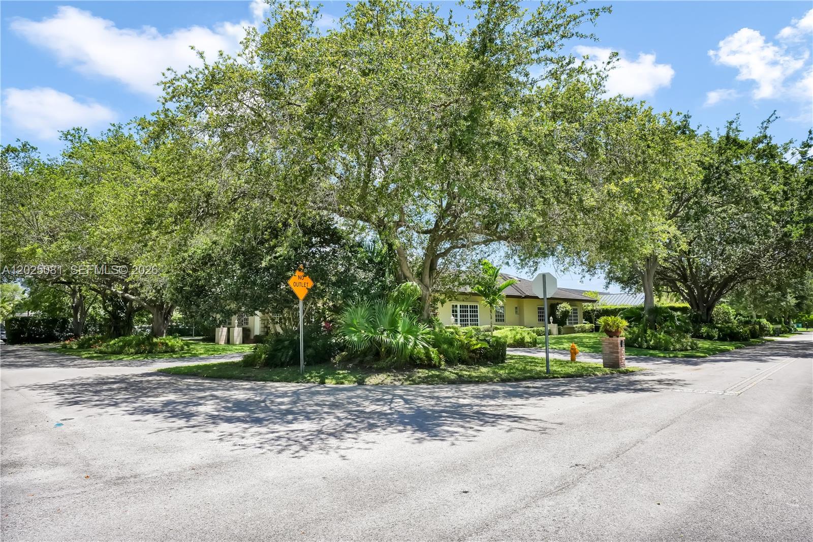 9861 SW 130th St Miami, FL 33176