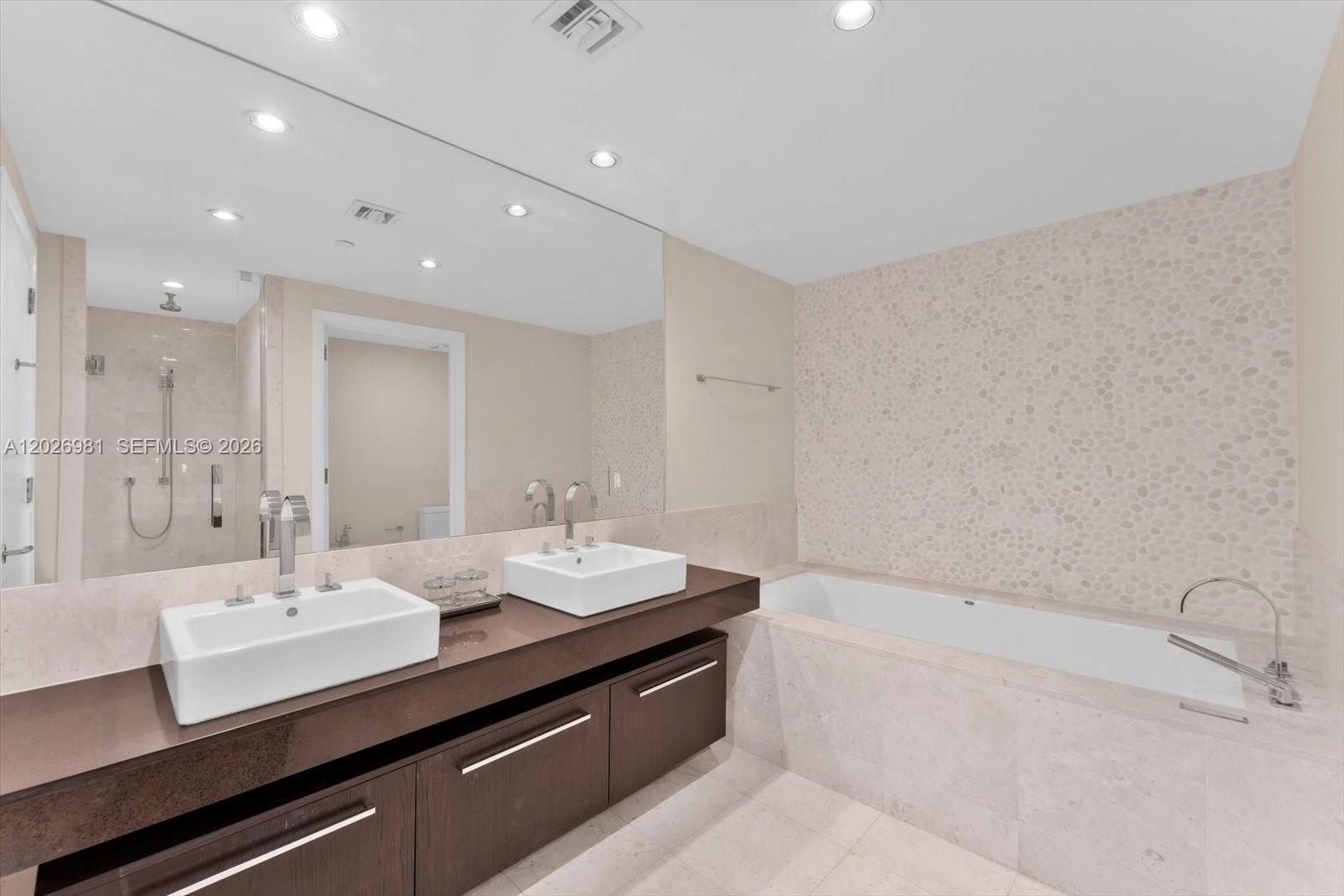 17121 Collins Ave #3905 Sunny Isles Beach, FL 33160