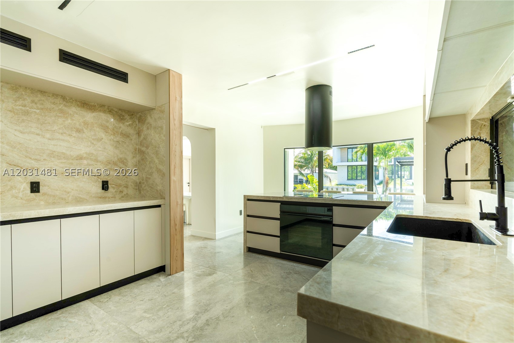 7850 Hawthorne Ave Miami Beach, FL 33141