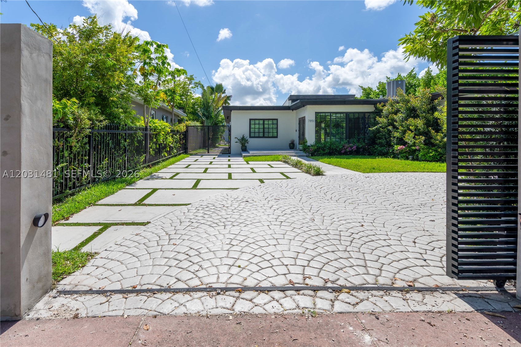 7850 Hawthorne Ave Miami Beach, FL 33141