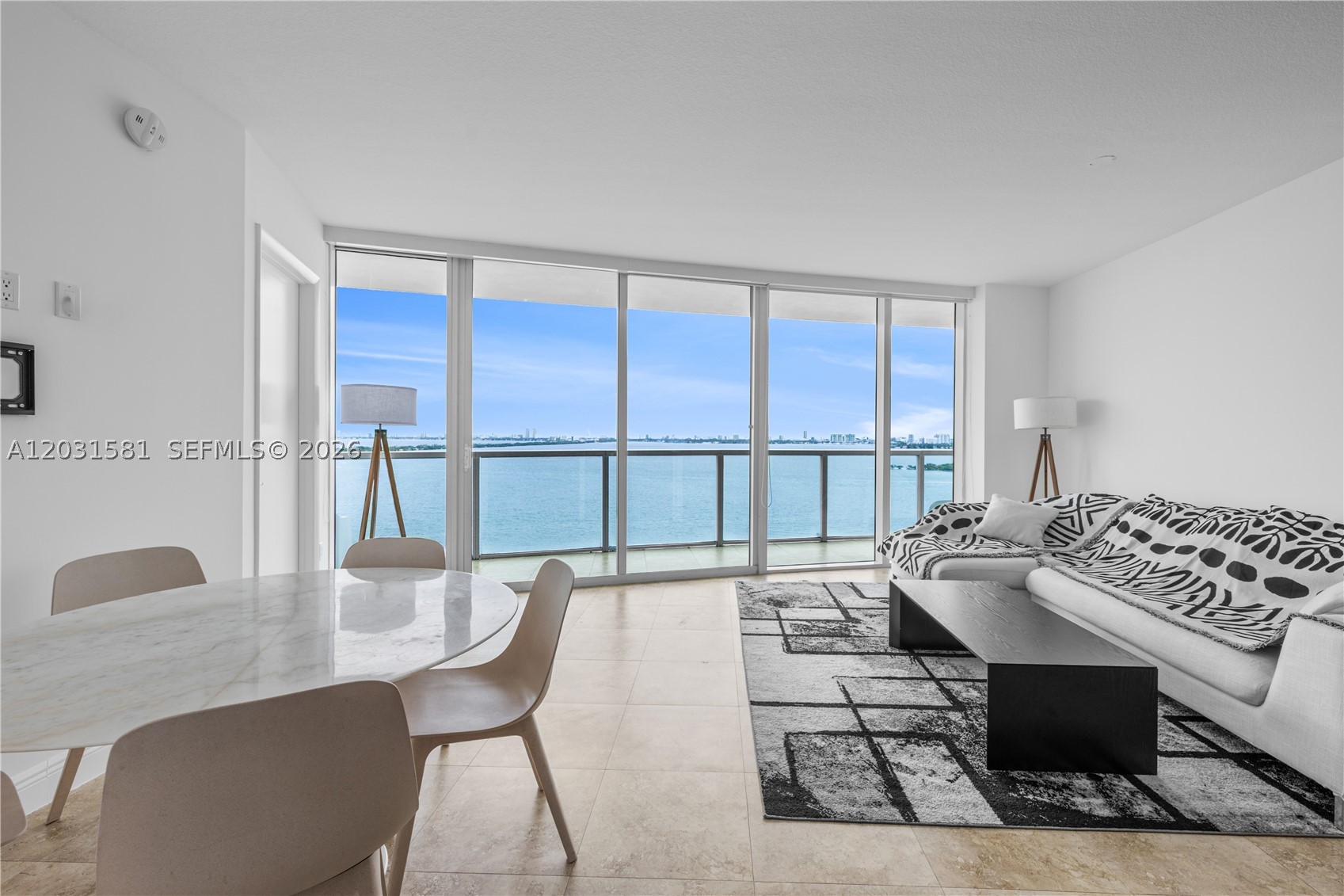 image Onyx on the Bay16