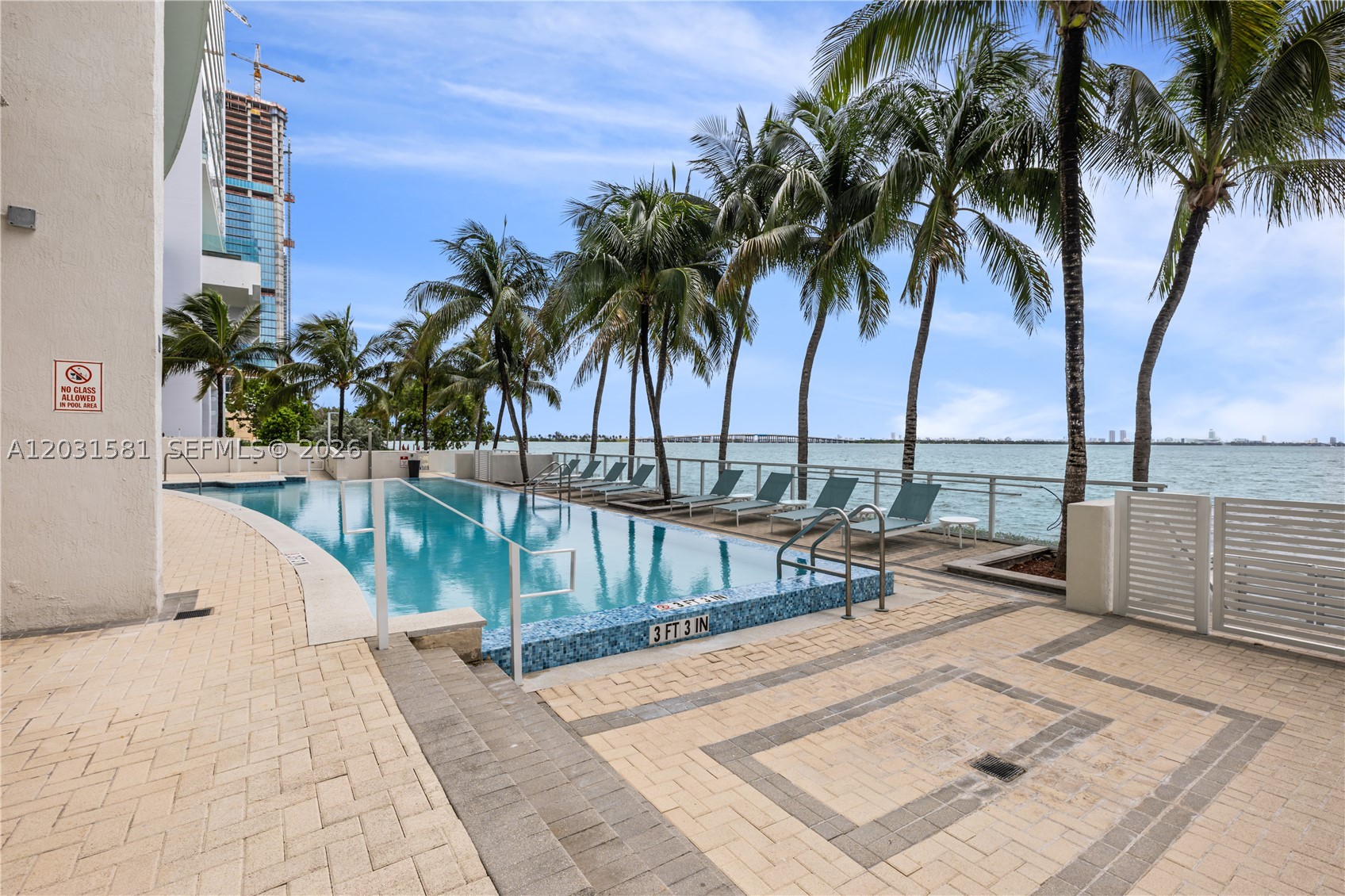image Onyx on the Bay17