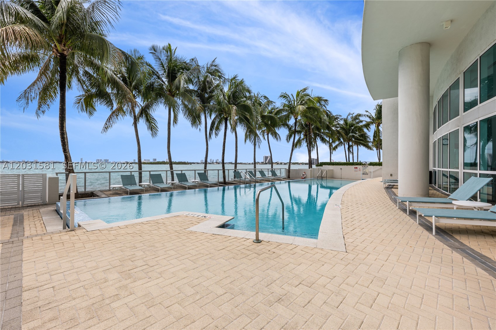 image Onyx on the Bay19