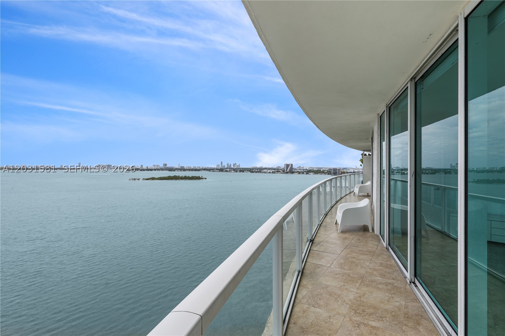image Onyx on the Bay26