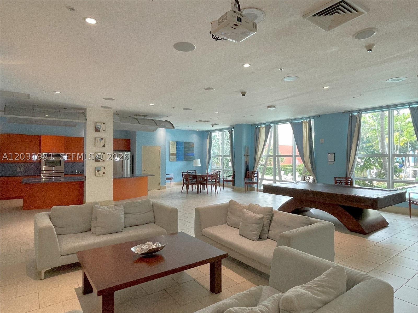 image Cite on the Bay East36