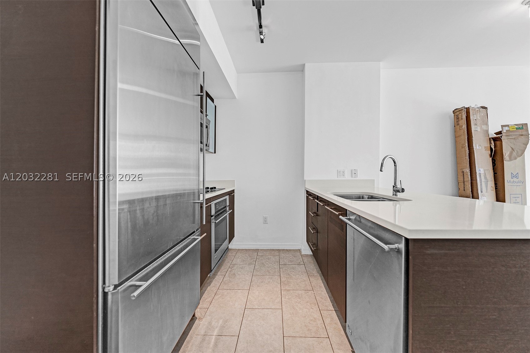 image 500 Brickell West9