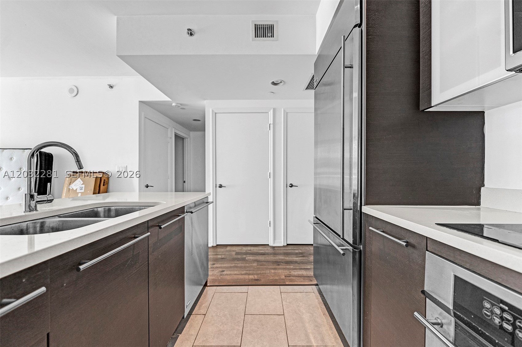 image 500 Brickell West12