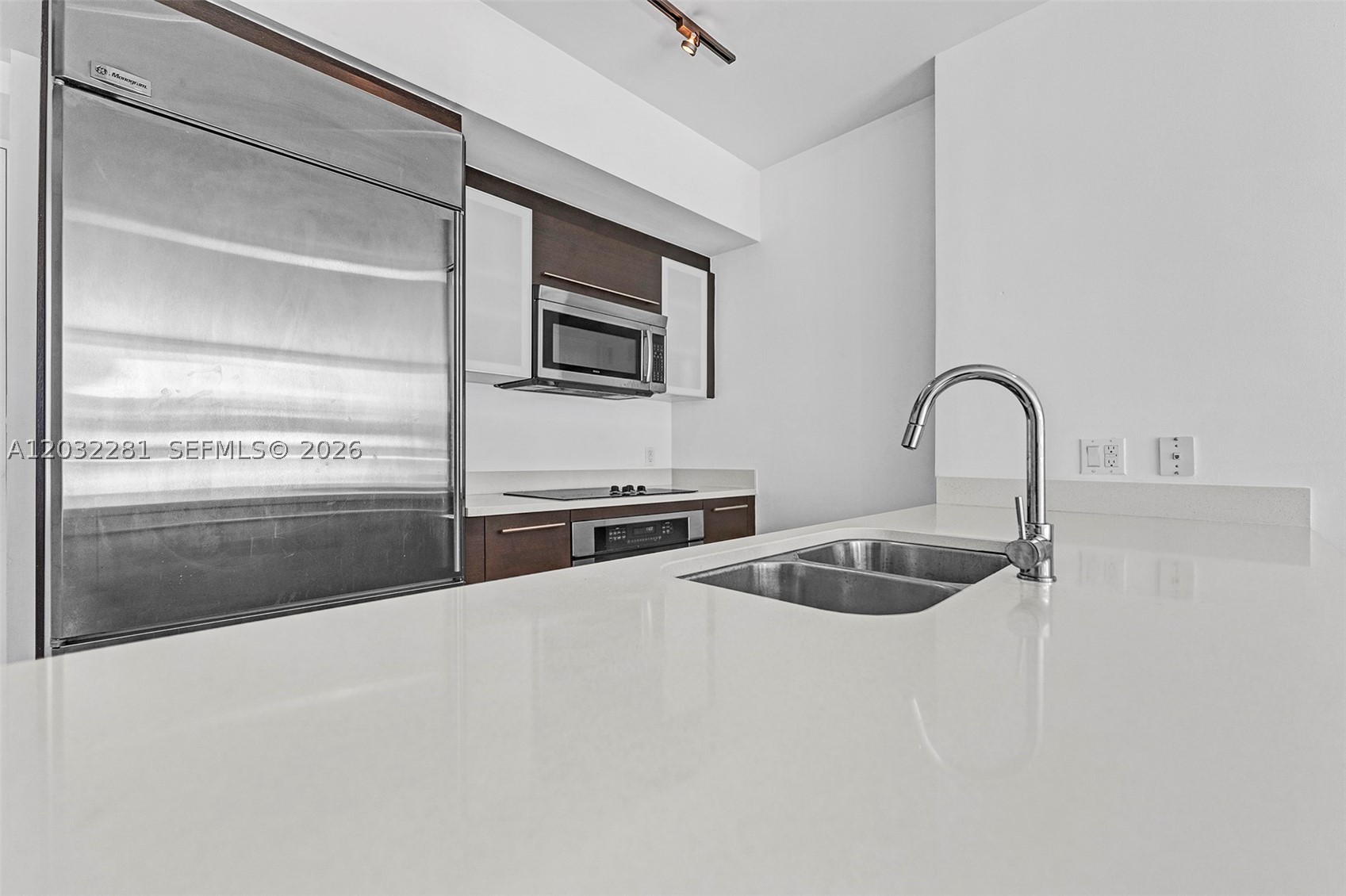 image 500 Brickell West15