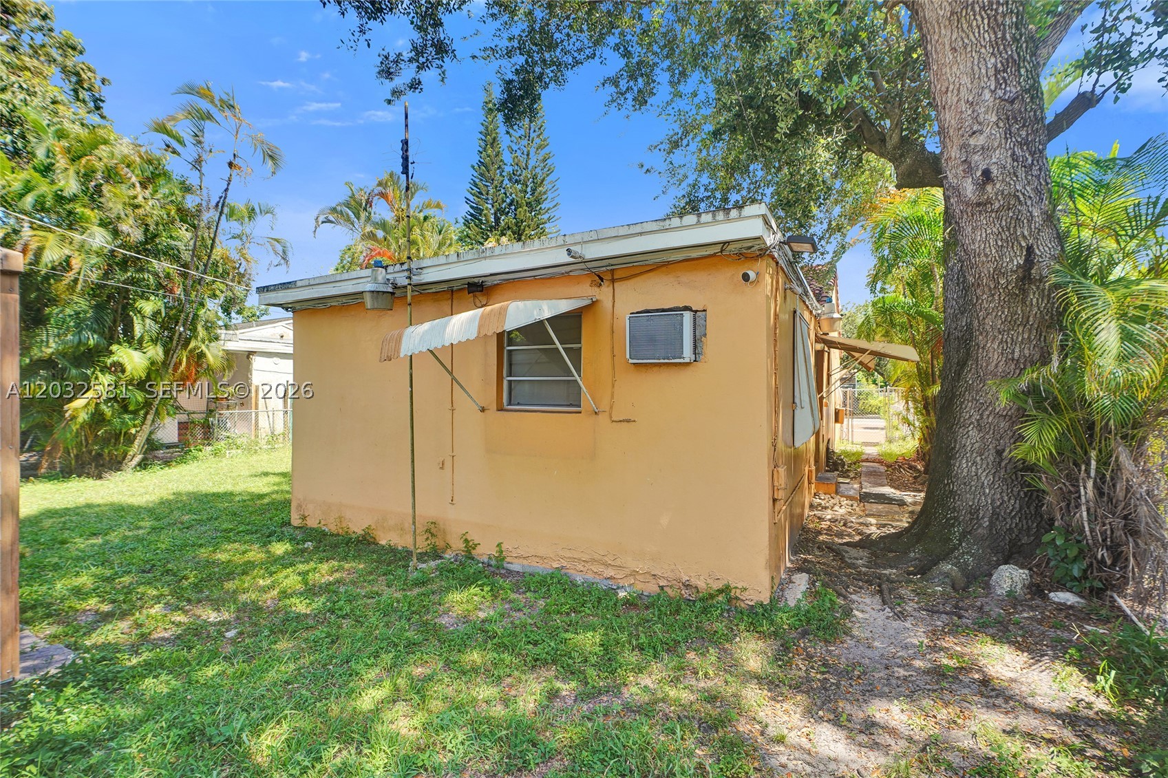555 NW 46th St Miami, FL 33127