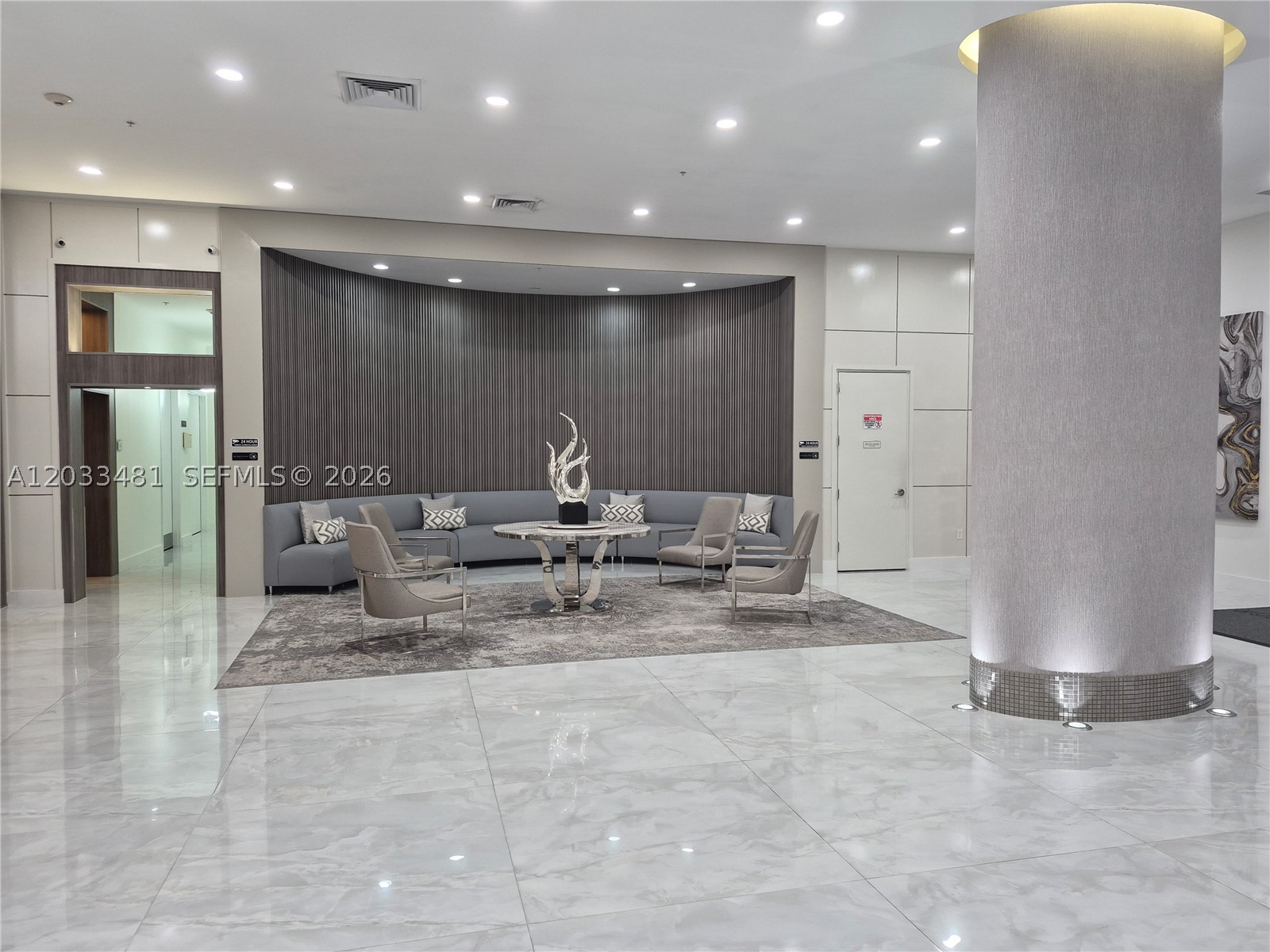 image The Venture at Aventura13