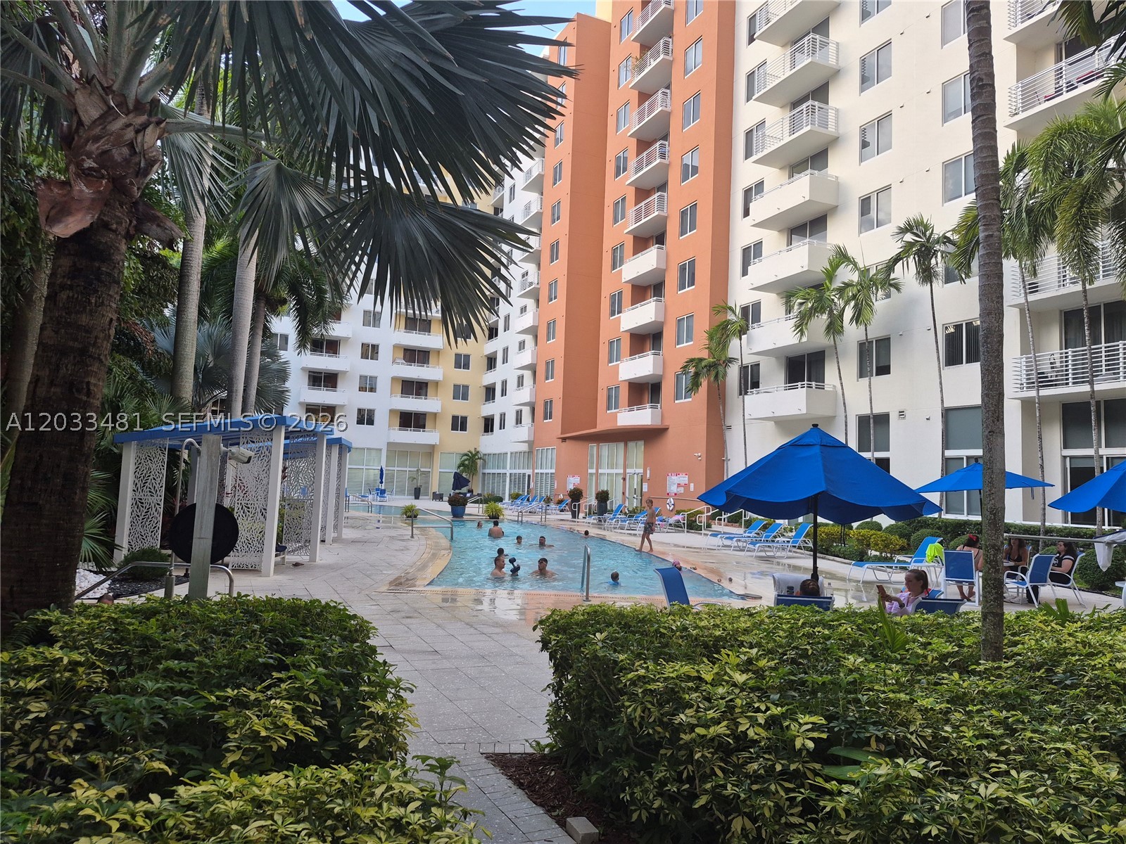 image The Venture at Aventura17