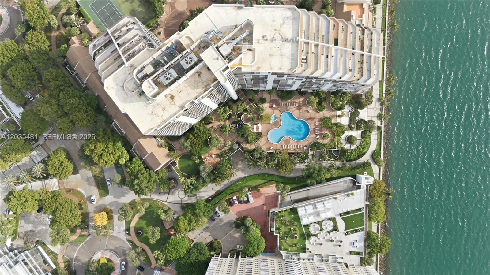 520 SE Brickell Key #A1615 Miami, FL 33131