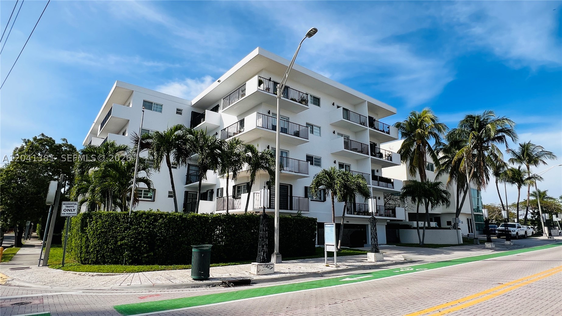 1900 Meridian Ave #403