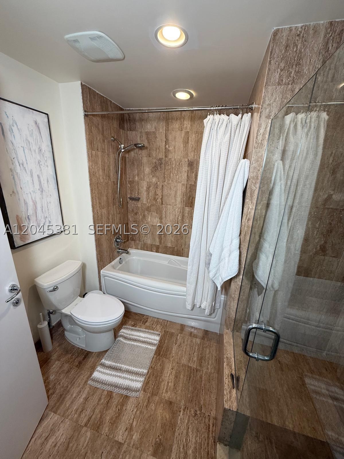 300 S Biscayne Blvd #T-2806 Miami, FL 33131