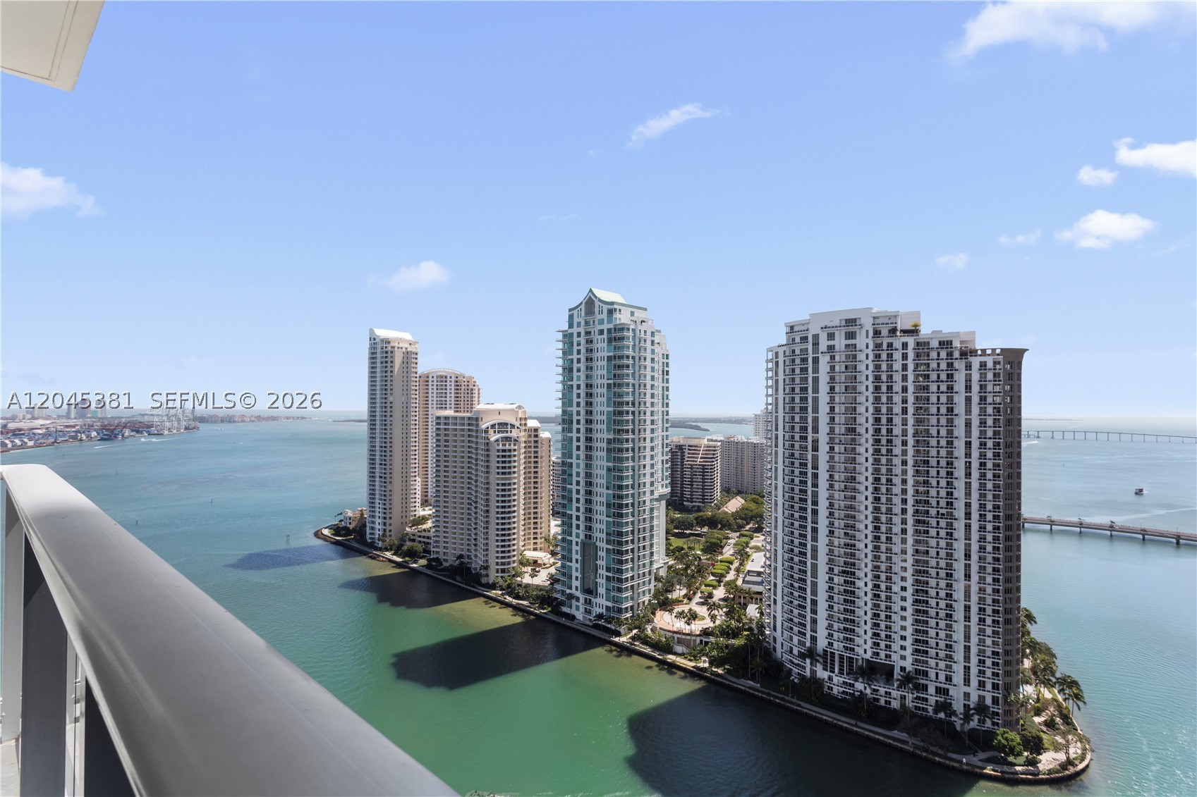 300 S Biscayne Blvd #T-2806 Miami, FL 33131