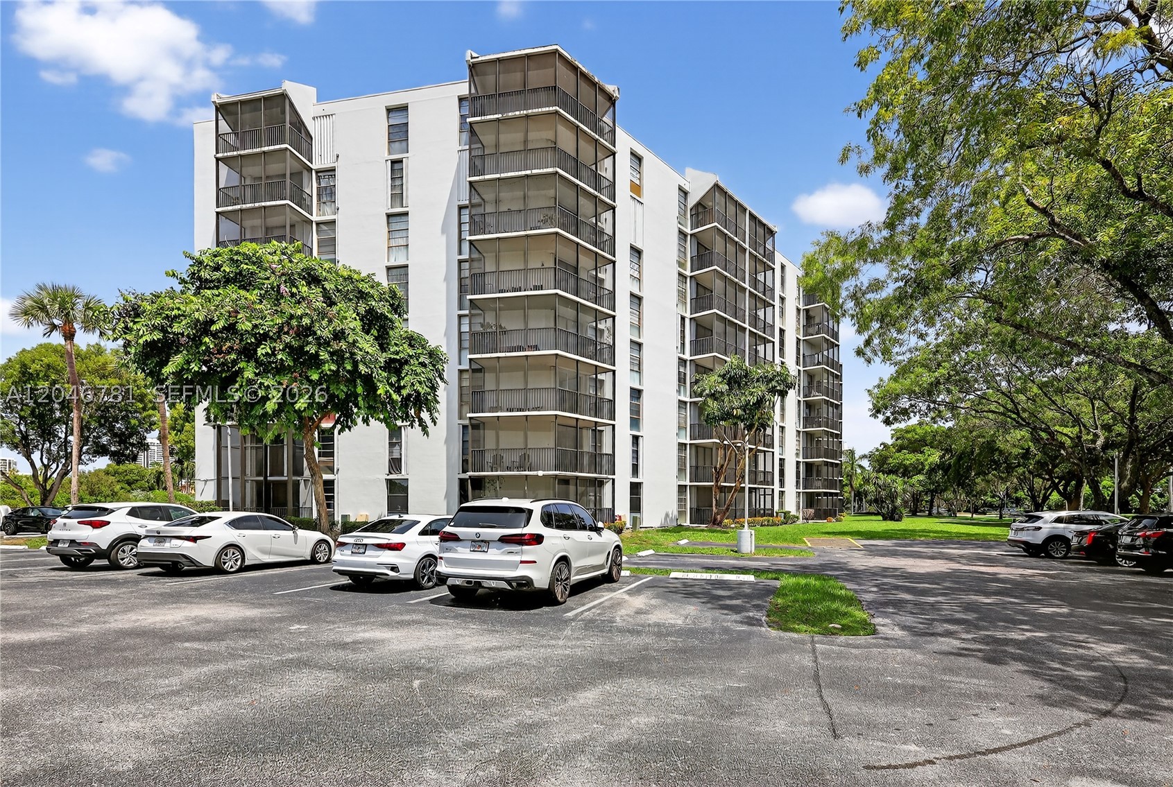 3401 N Country Clb Dr #109
