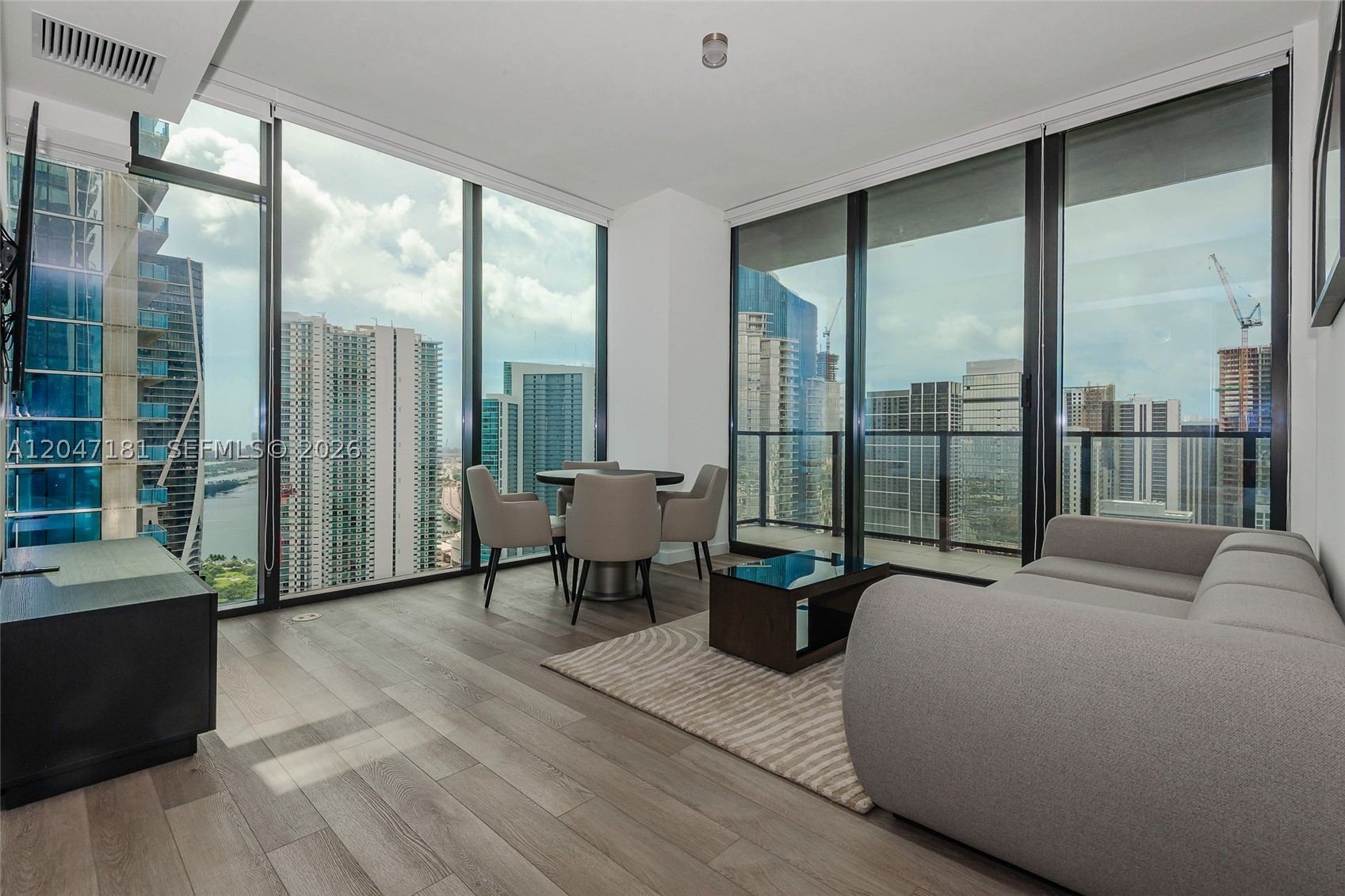 image E11EVEN Hotel & Residences0