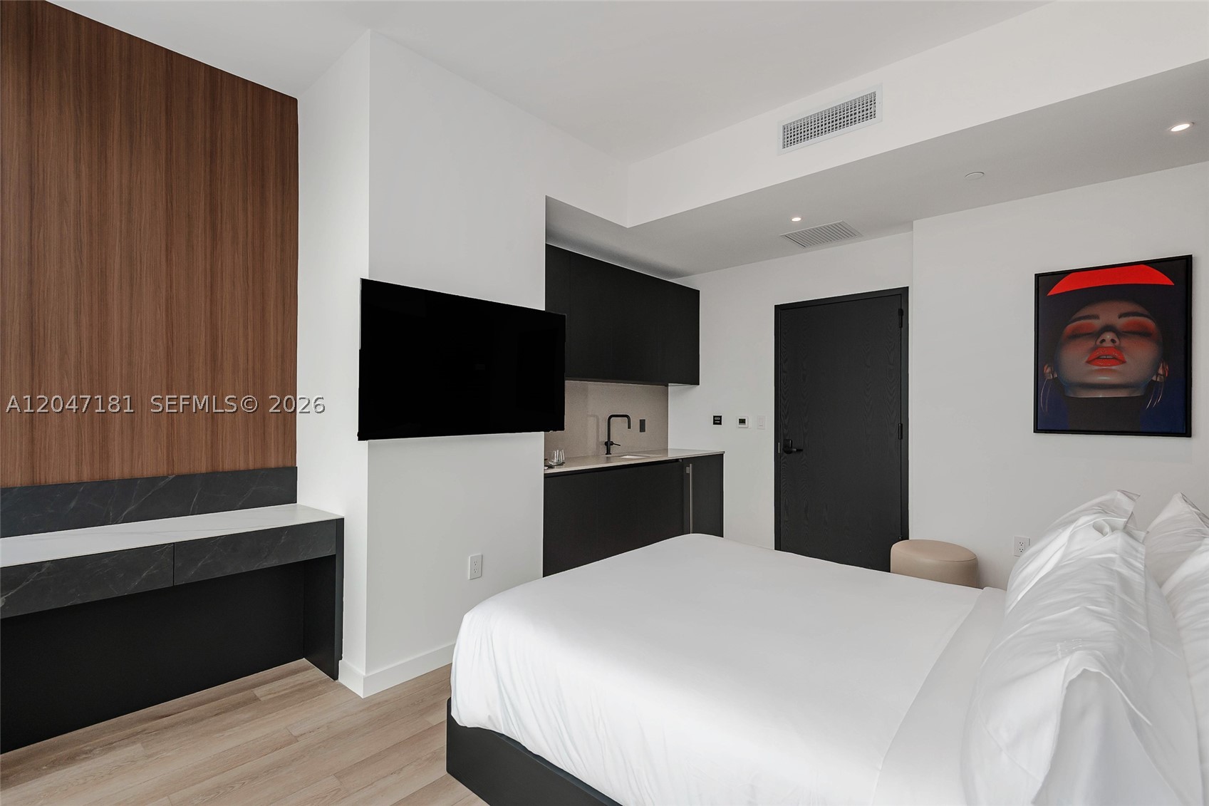 image E11EVEN Hotel & Residences9