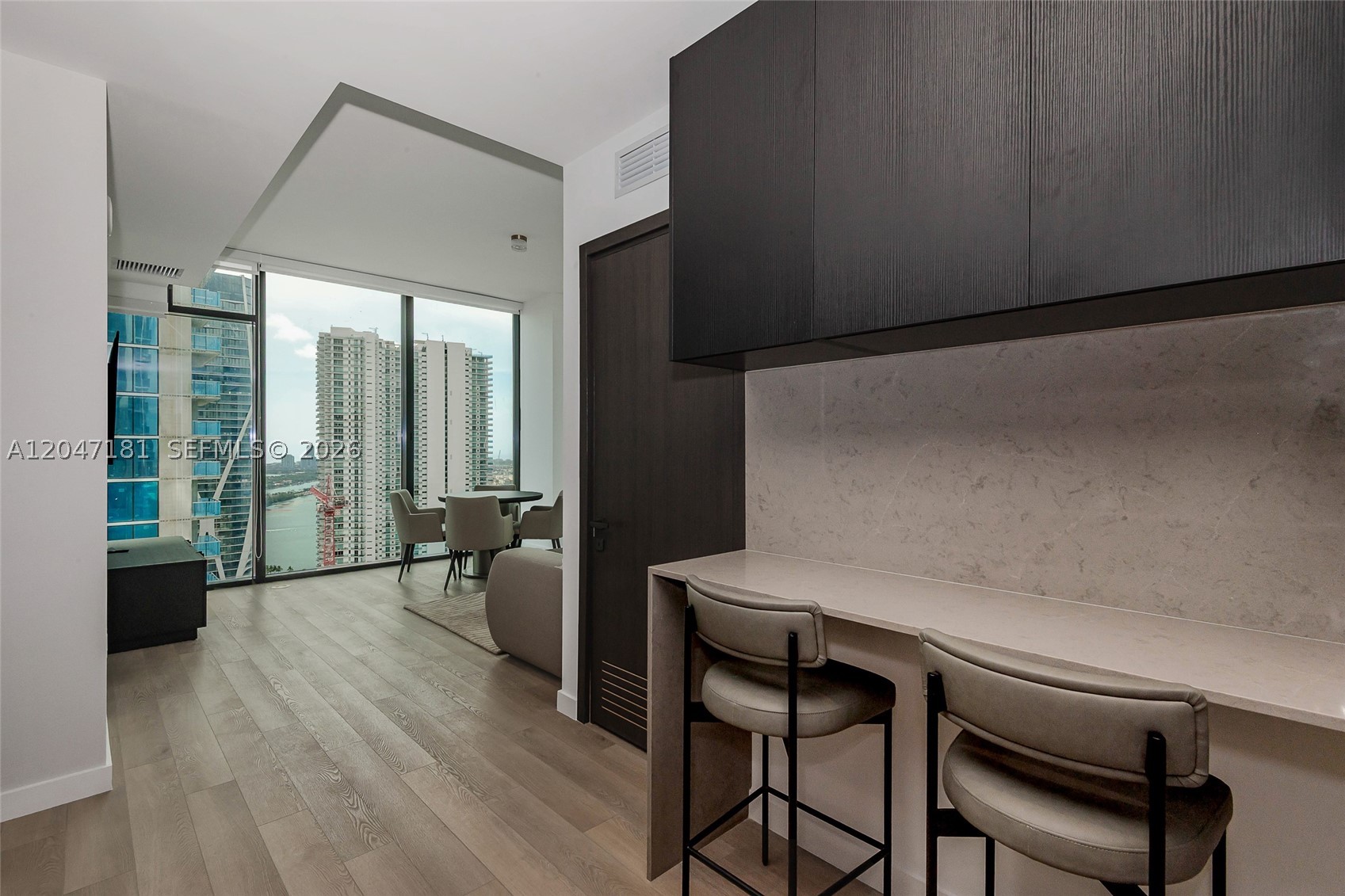 image E11EVEN Hotel & Residences12
