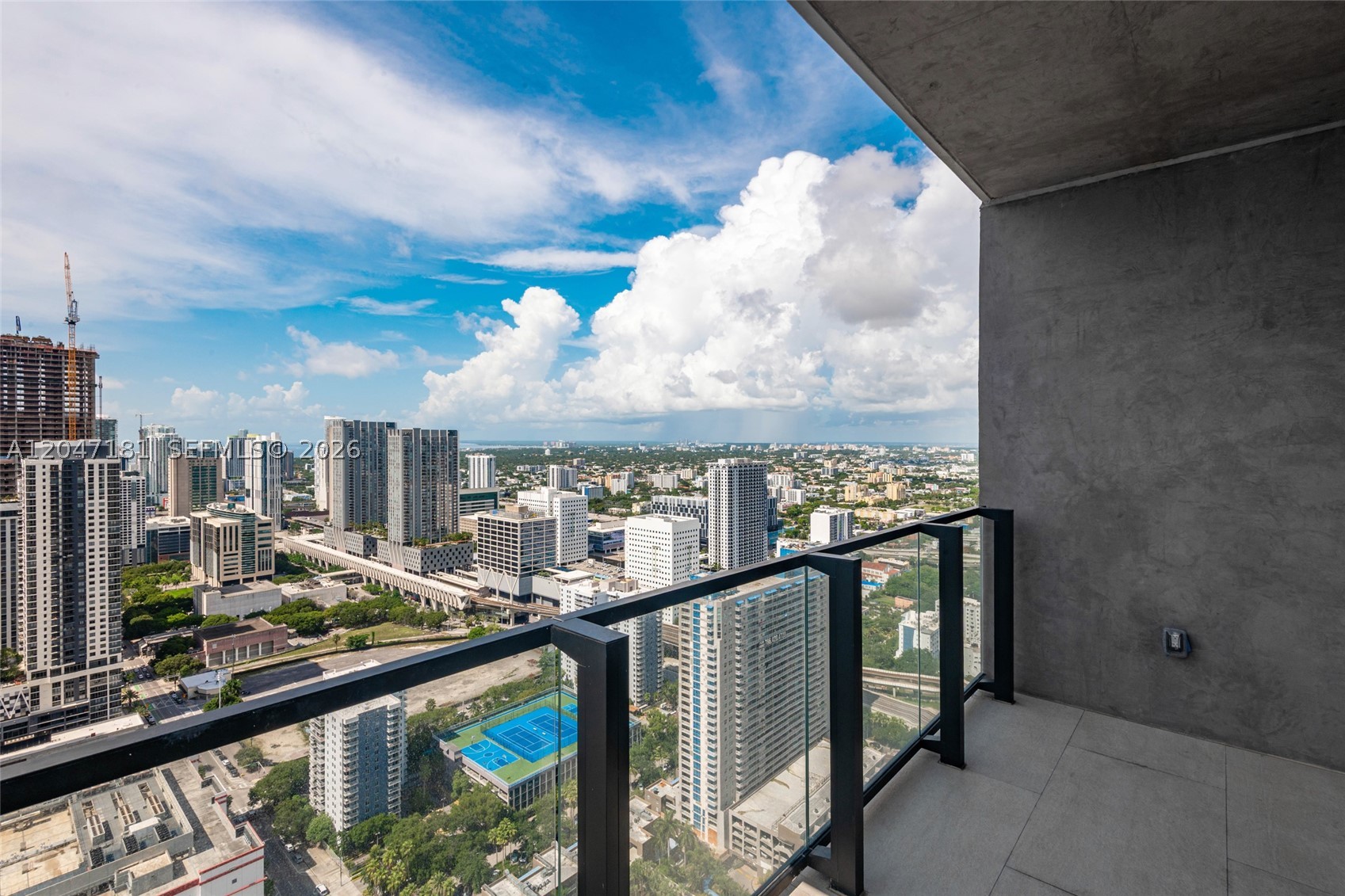 image E11EVEN Hotel & Residences15