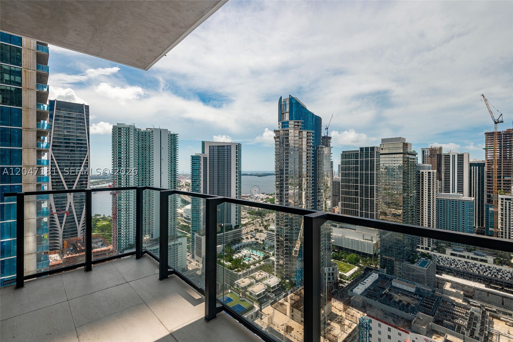 image E11EVEN Hotel & Residences16