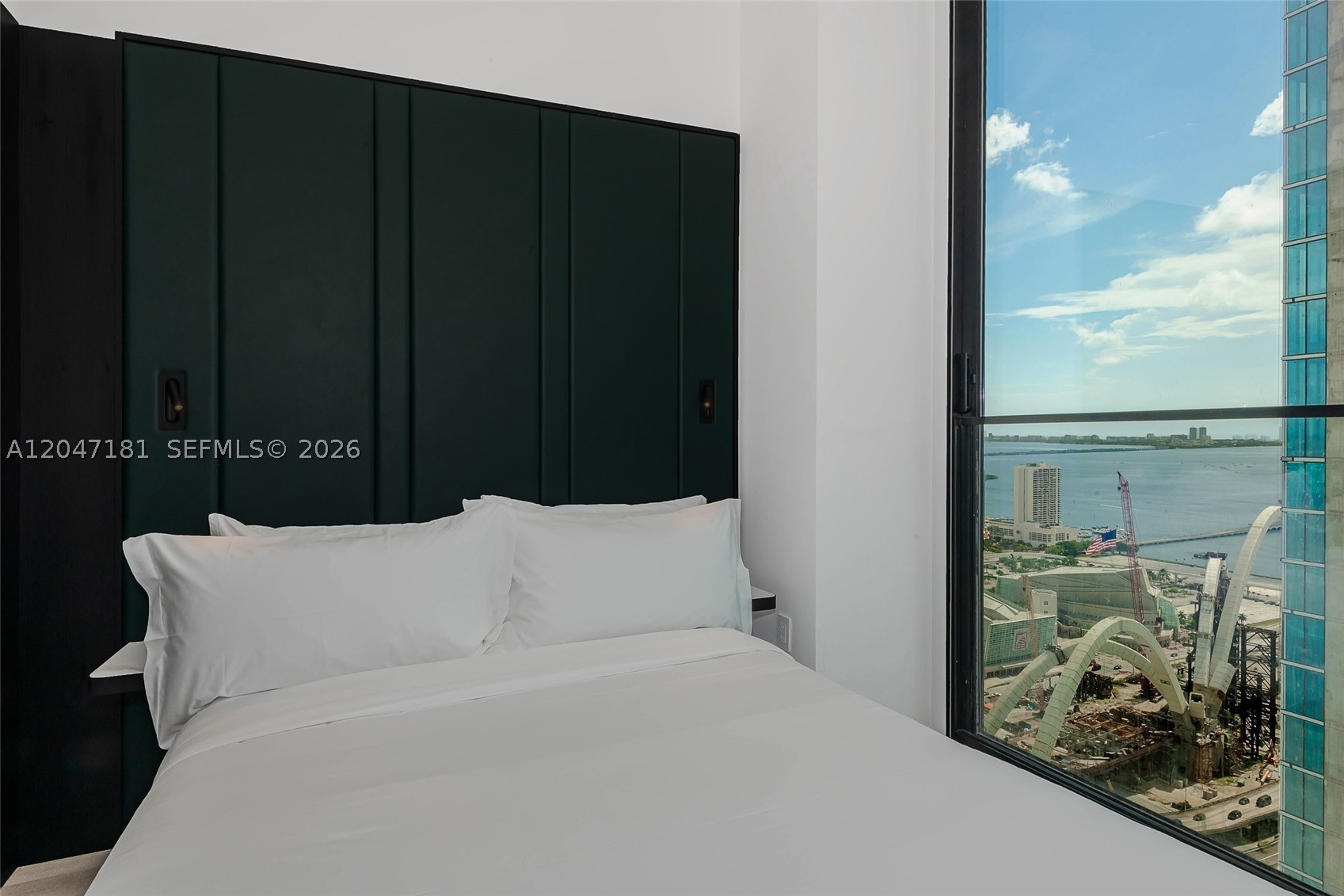 image E11EVEN Hotel & Residences18