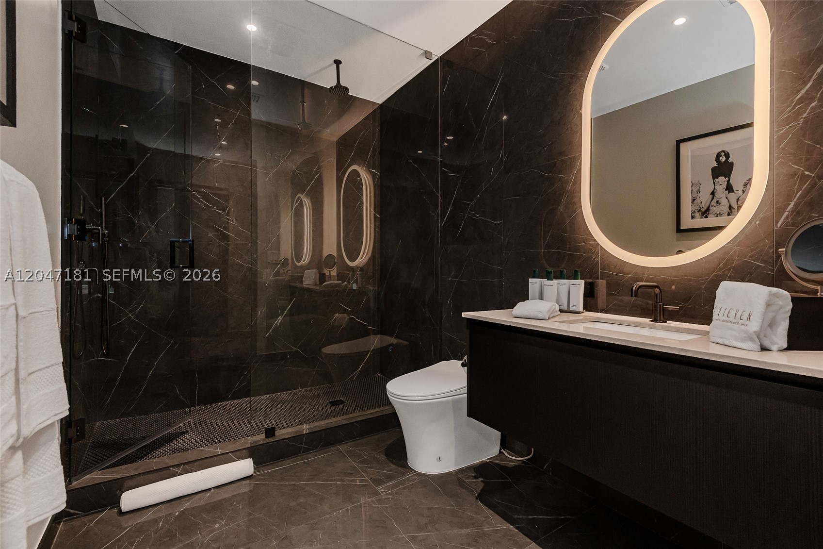 image E11EVEN Hotel & Residences2
