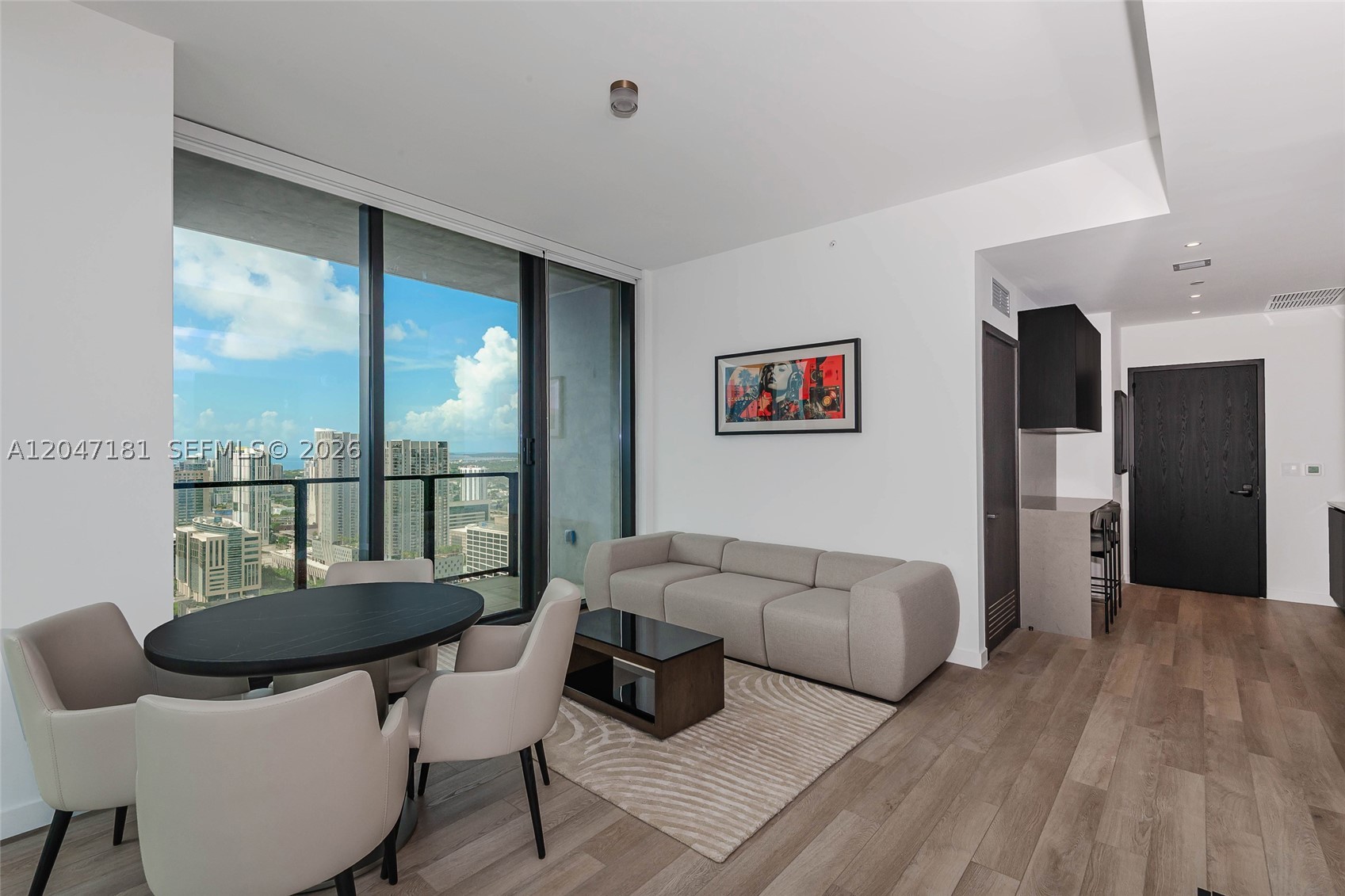 image E11EVEN Hotel & Residences5