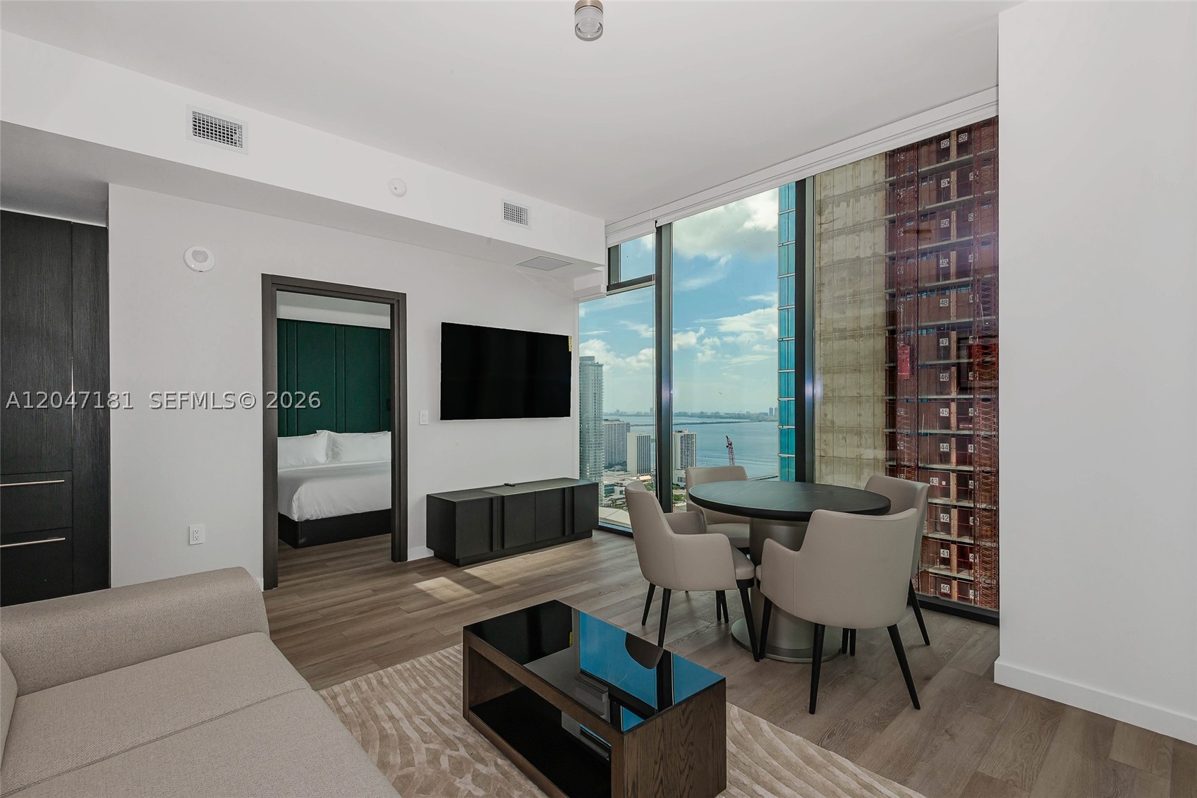 image E11EVEN Hotel & Residences6