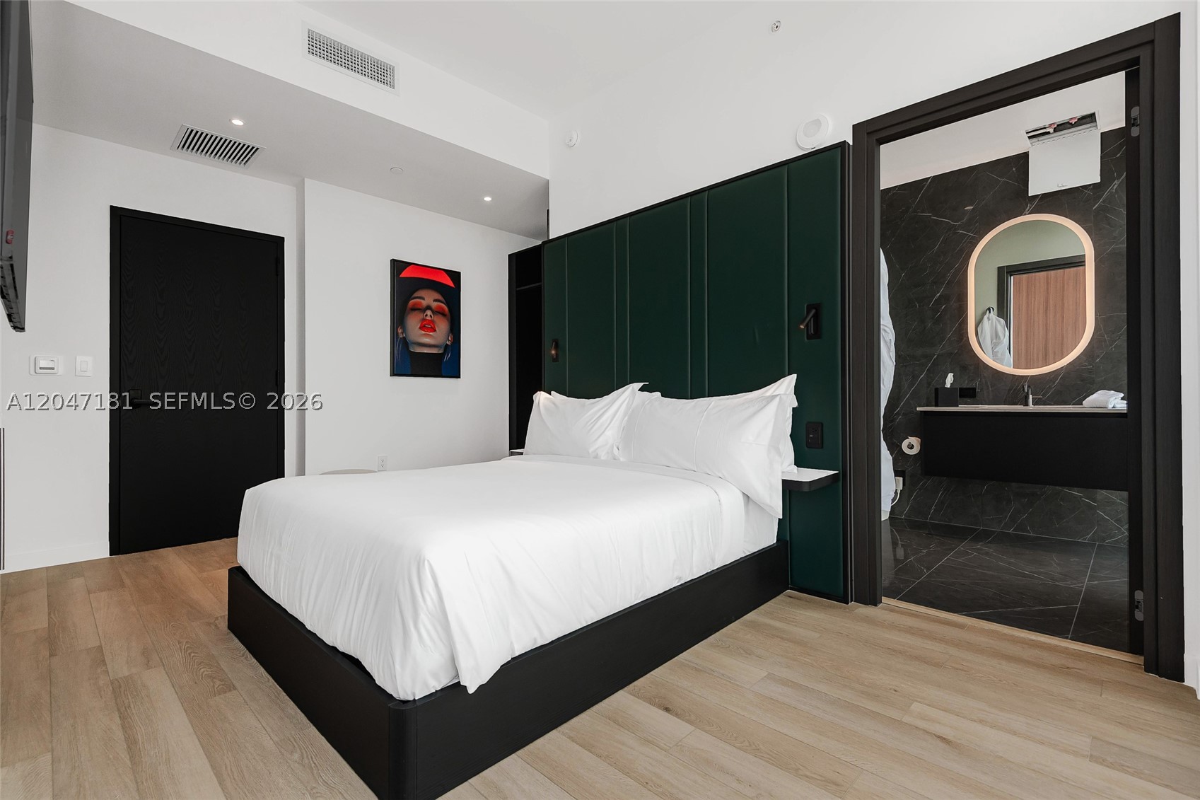 image E11EVEN Hotel & Residences8