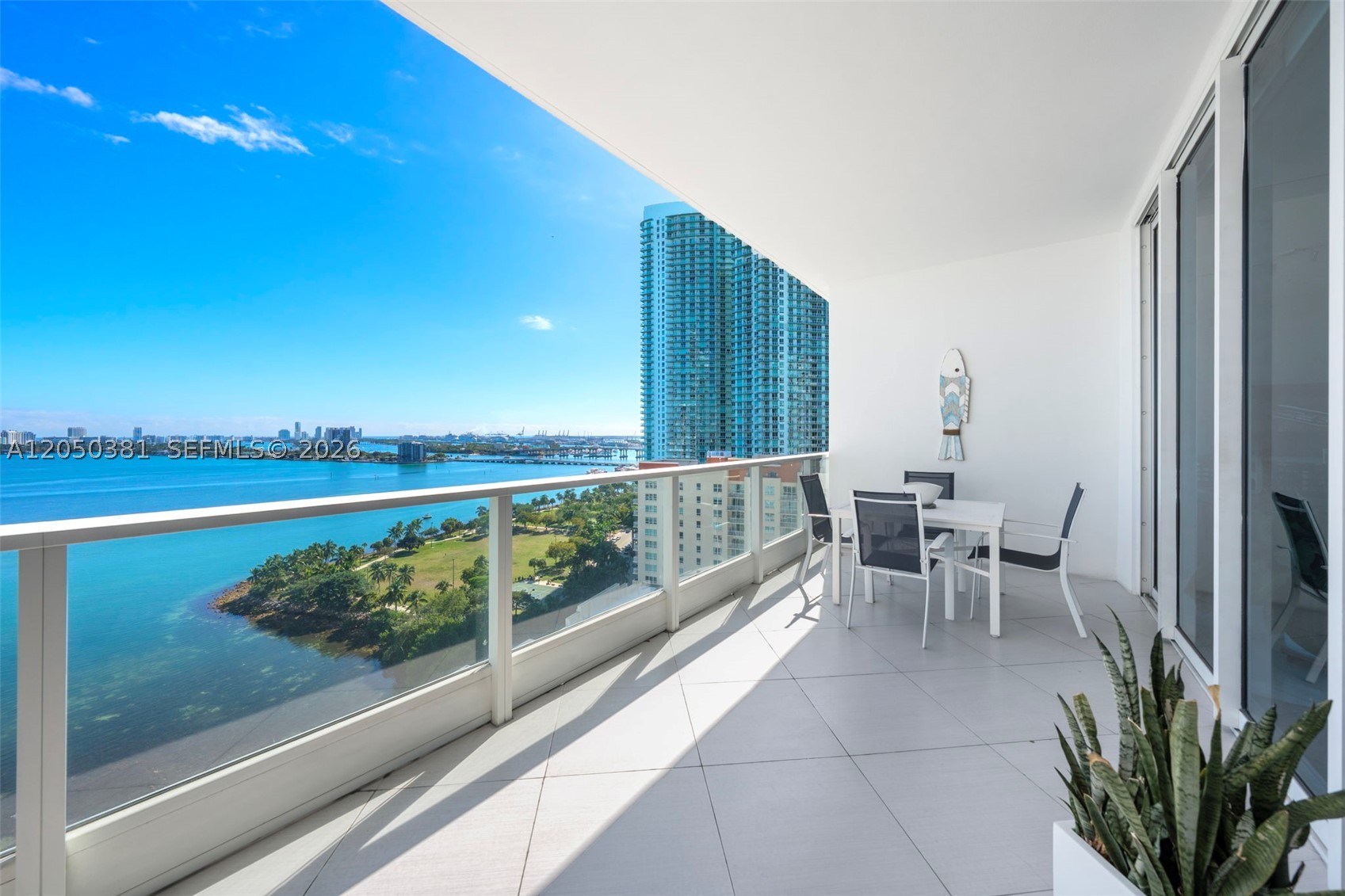image Paramount Bay2