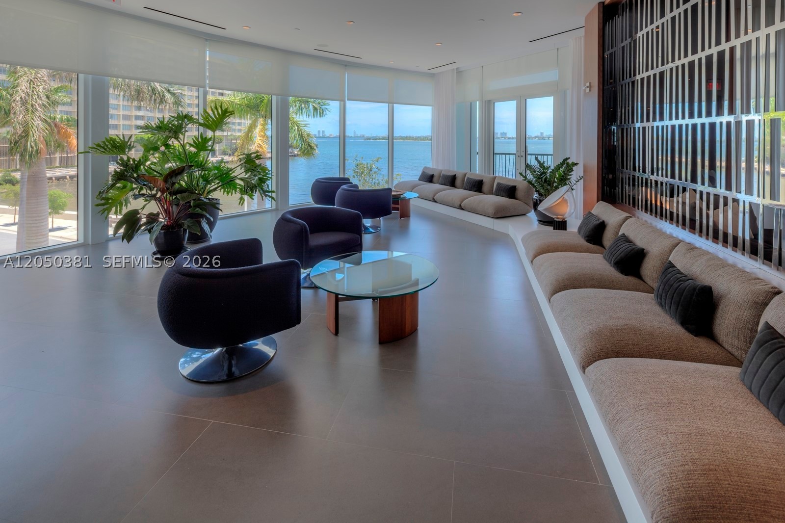 image Paramount Bay32