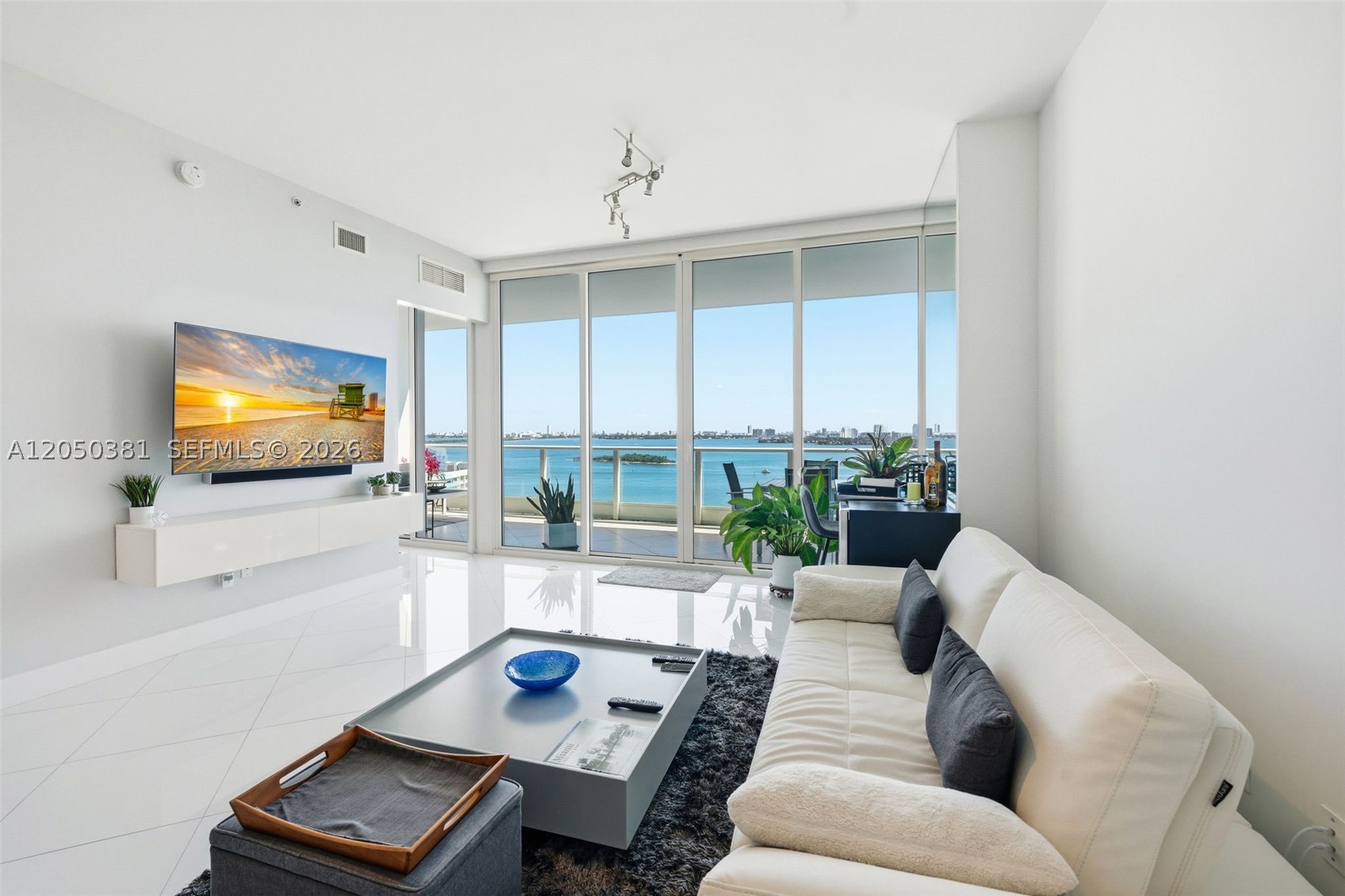 image Paramount Bay5