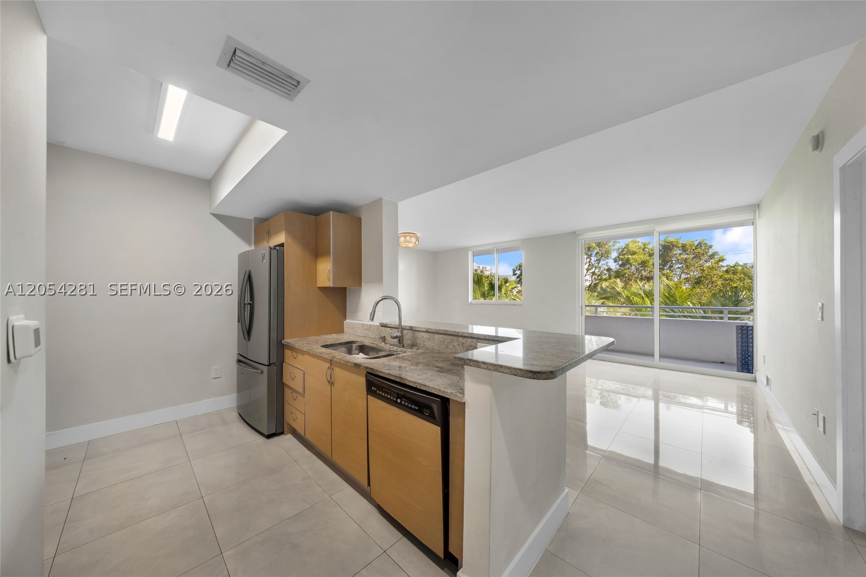 image The Venture at Aventura2
