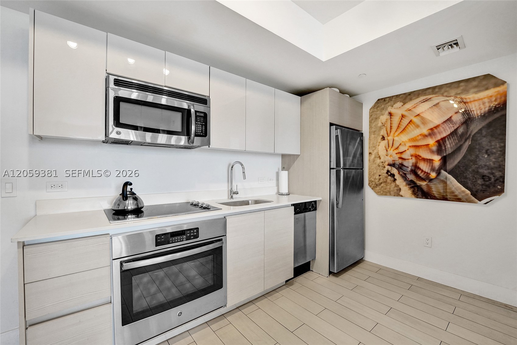 image Beachwalk Condominium11