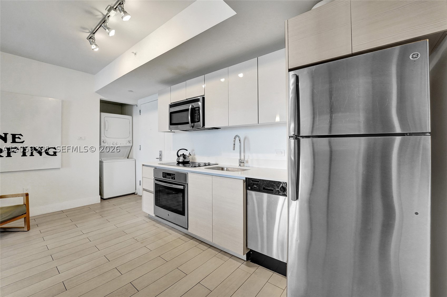 image Beachwalk Condominium13