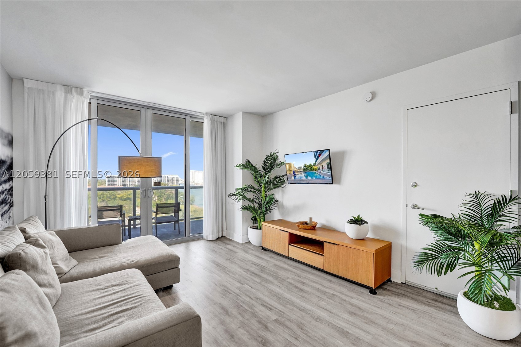 image Beachwalk Condominium19