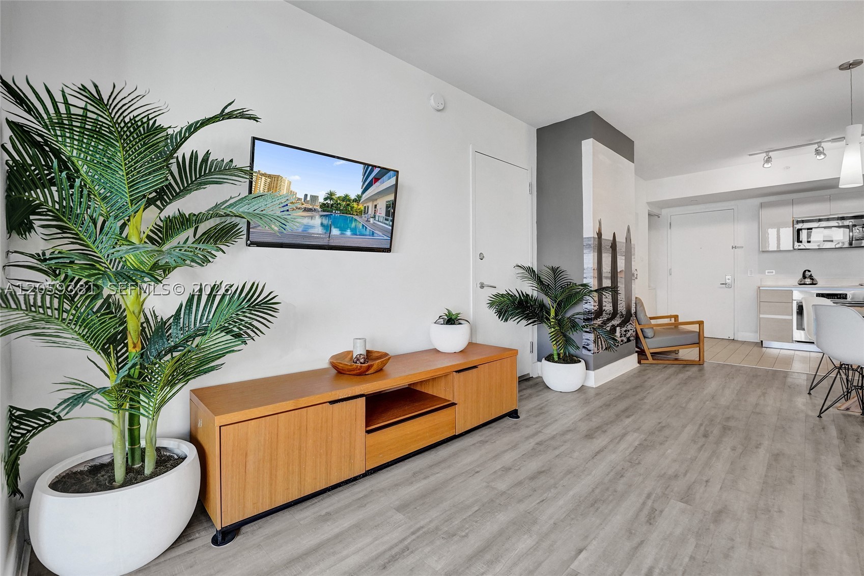 image Beachwalk Condominium24