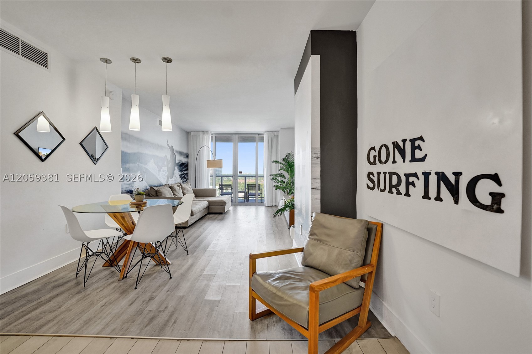 image Beachwalk Condominium2