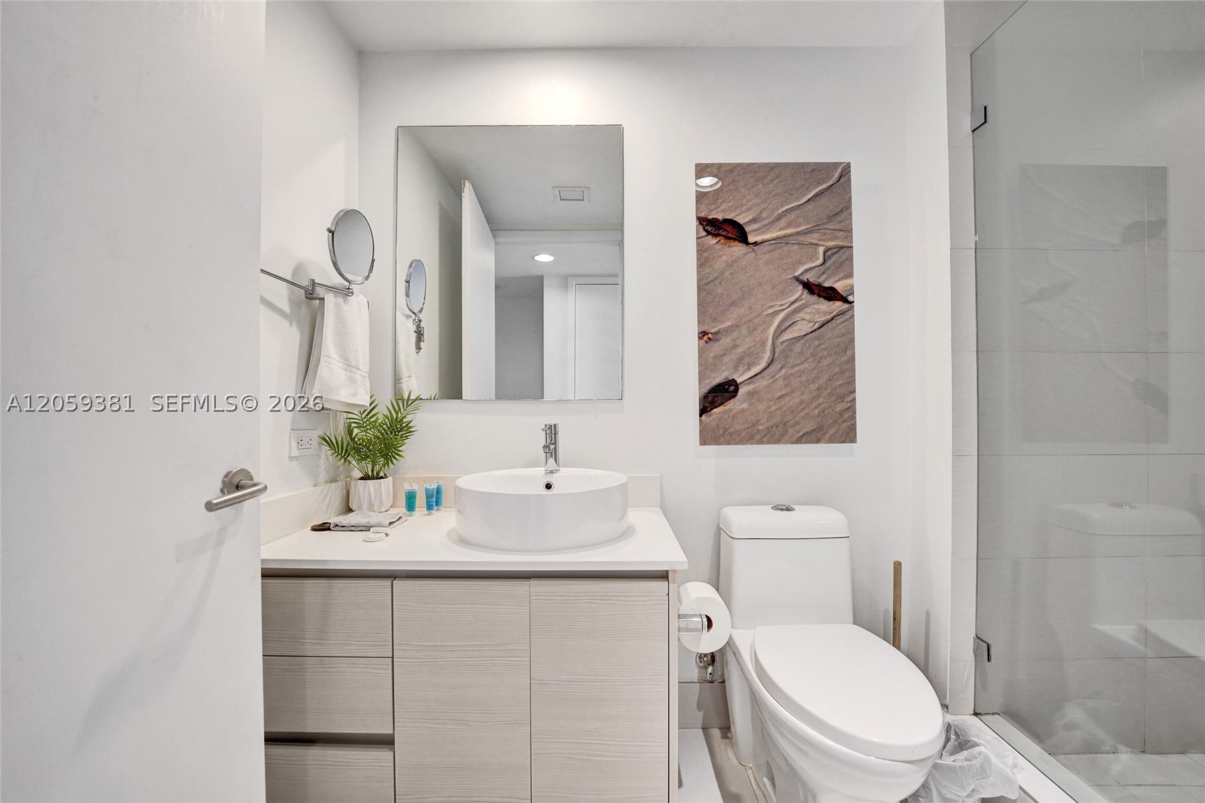 image Beachwalk Condominium38