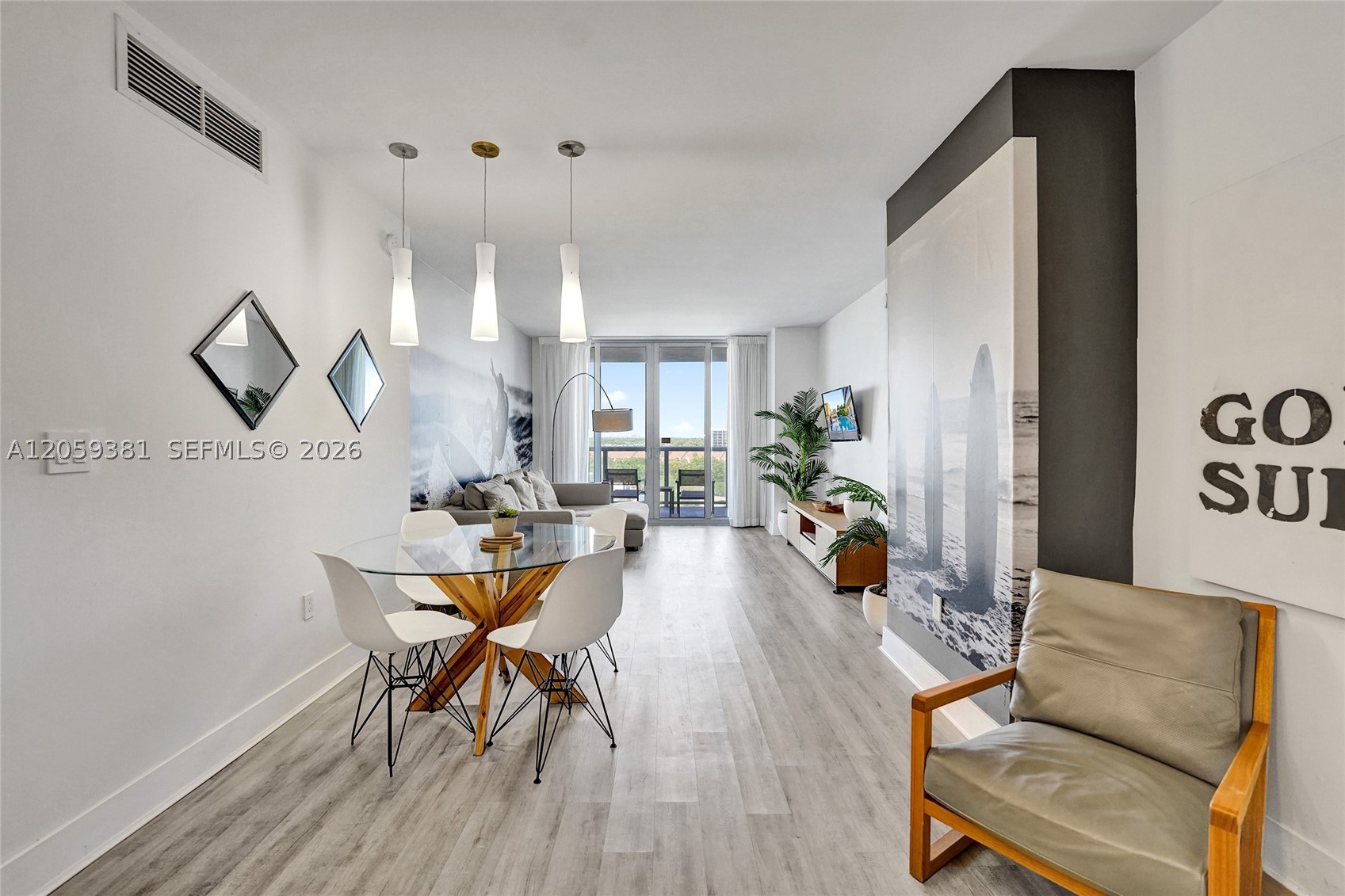 image Beachwalk Condominium3