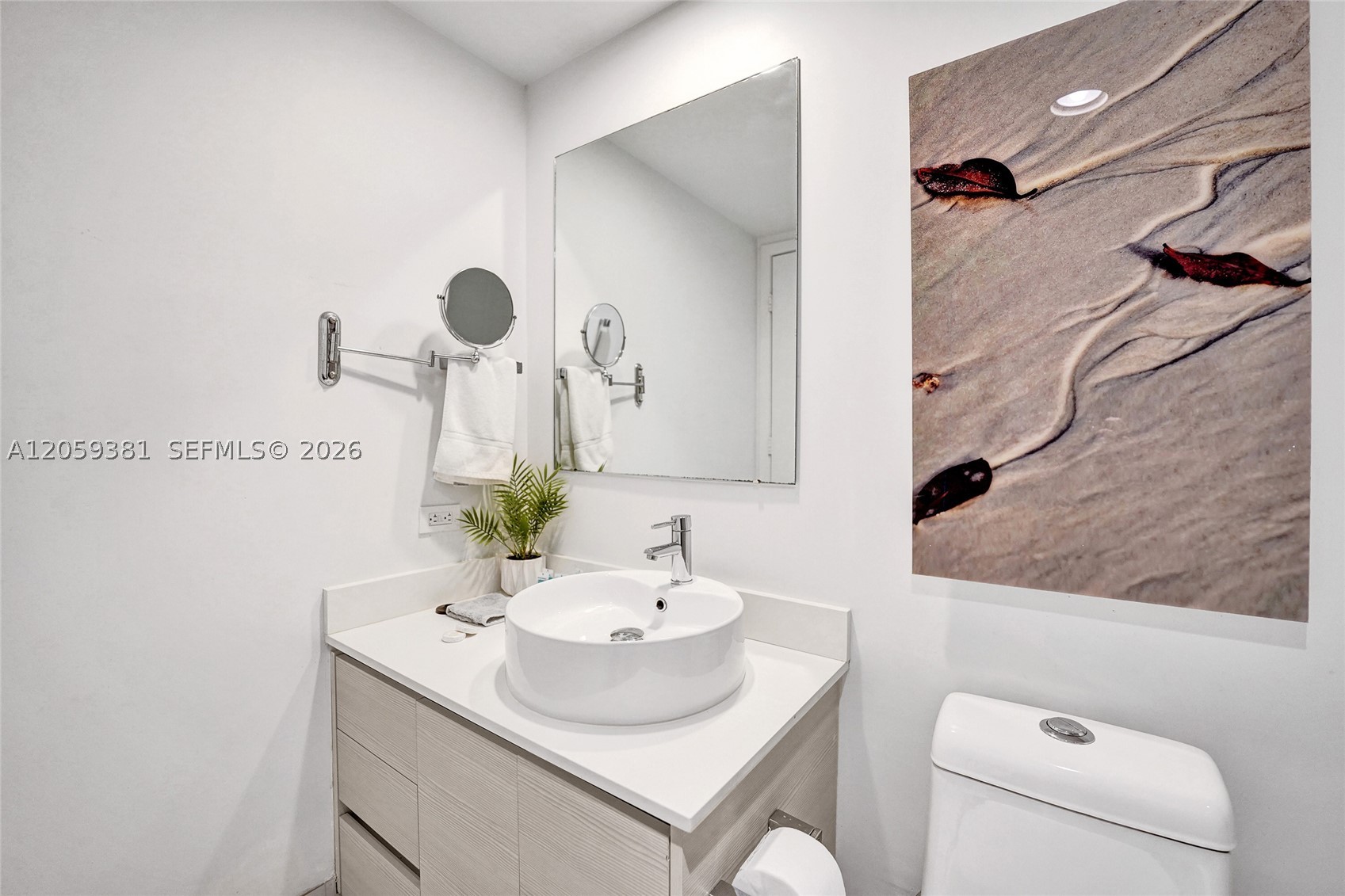 image Beachwalk Condominium40
