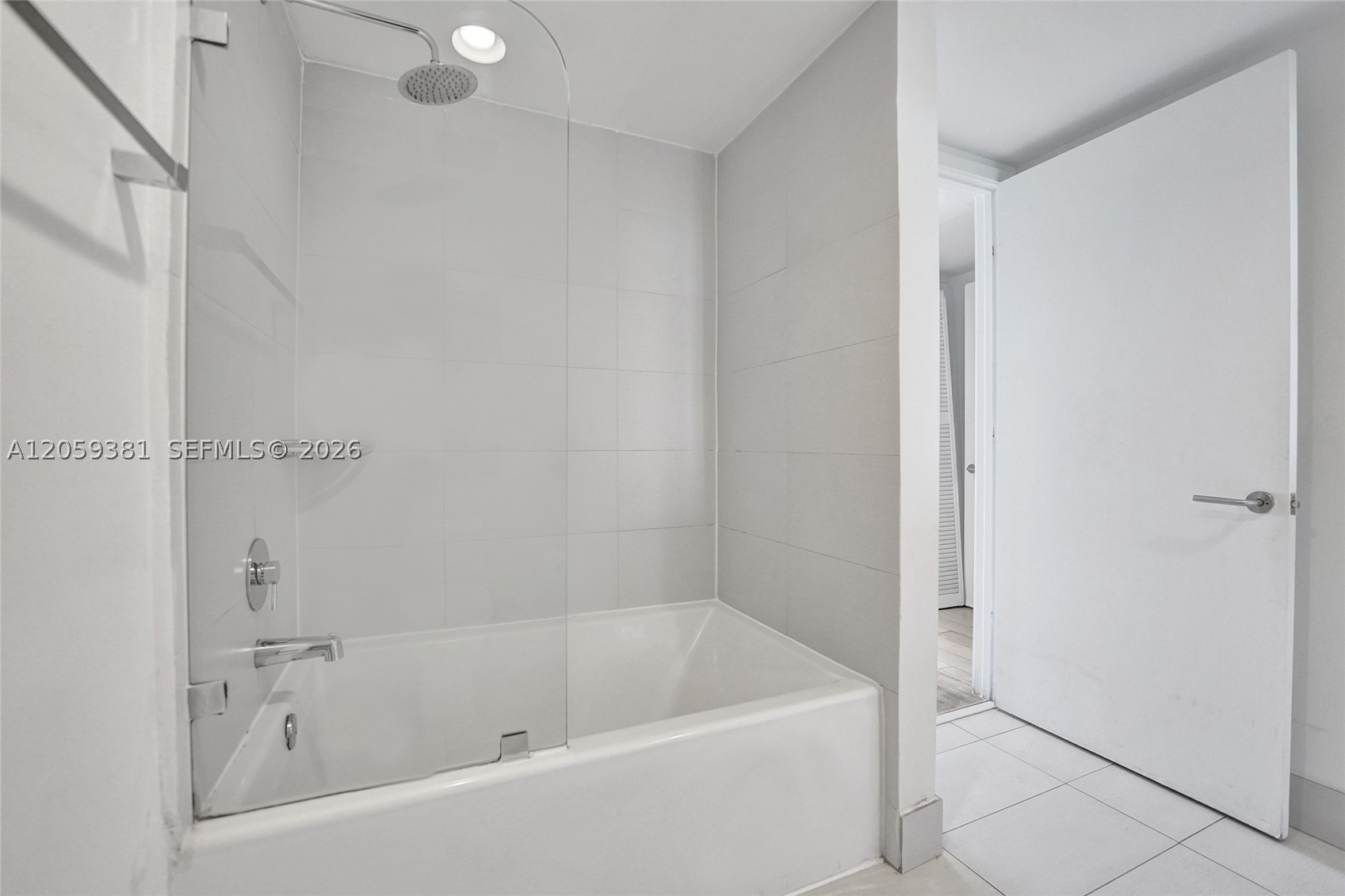 image Beachwalk Condominium64