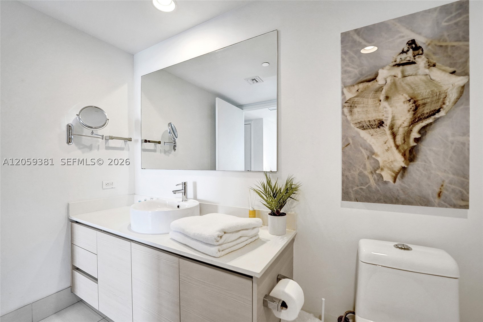 image Beachwalk Condominium66