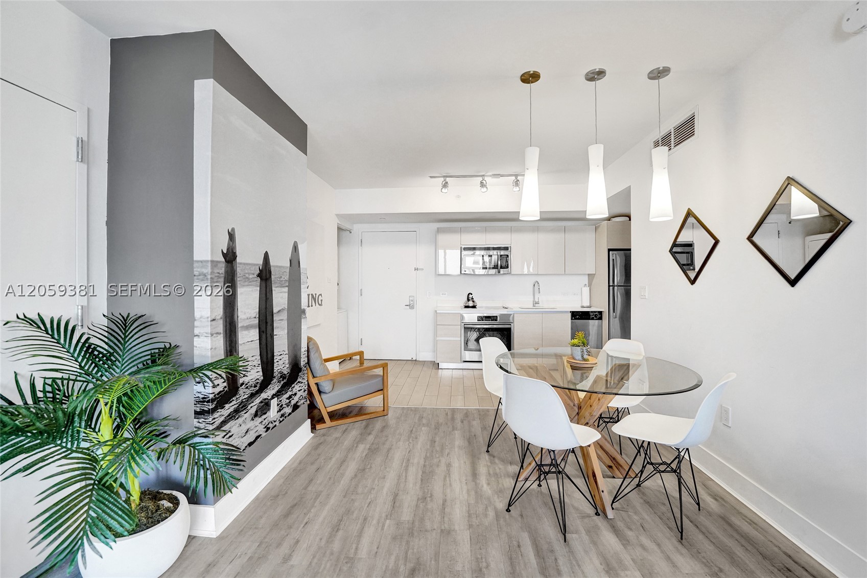 image Beachwalk Condominium7