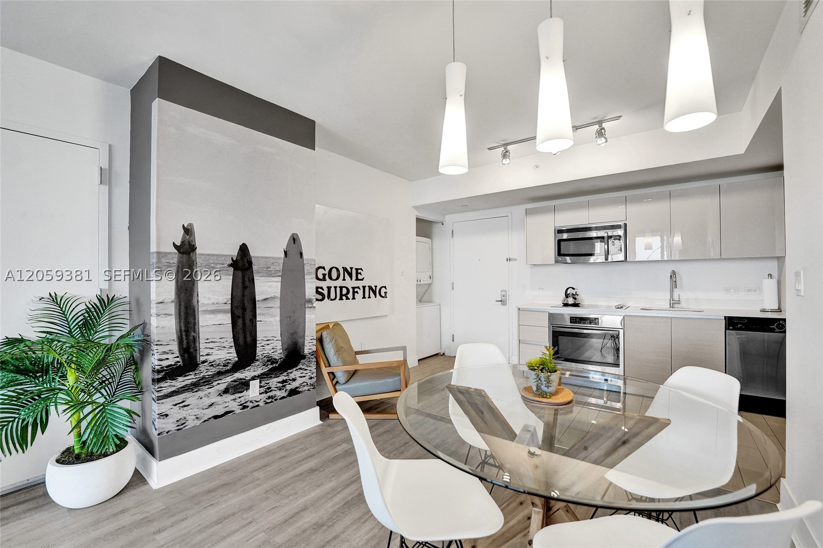 image Beachwalk Condominium8