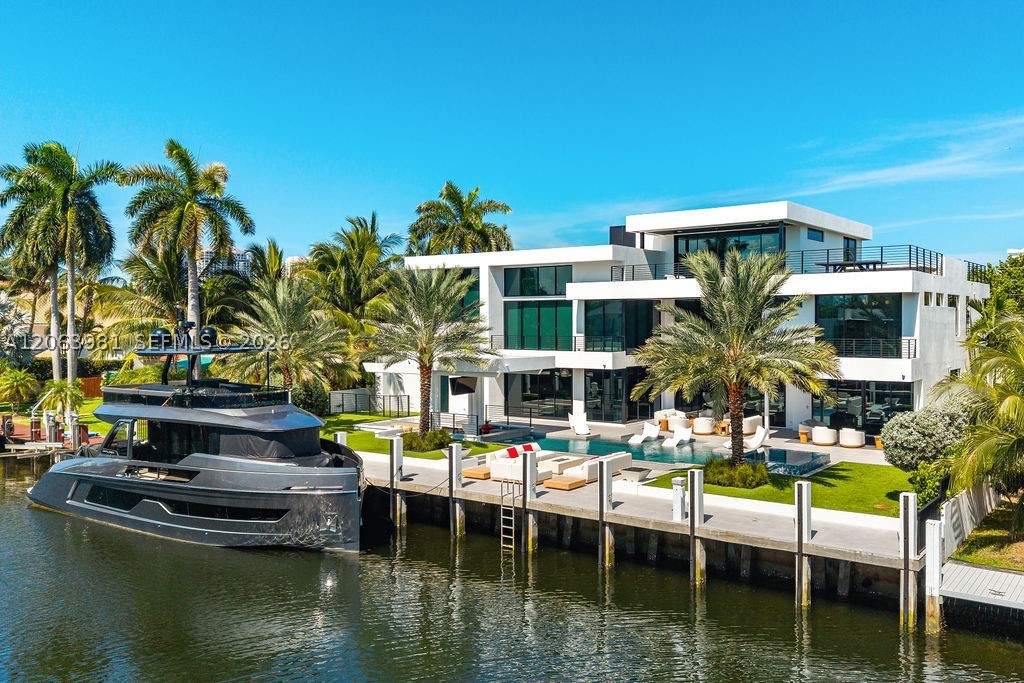 725 Poinciana Dr Fort Lauderdale, FL 33301
